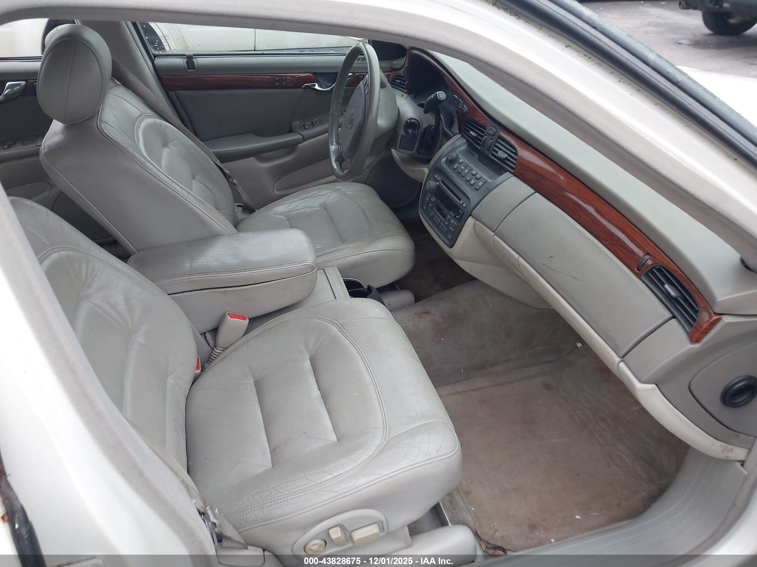 CADILLAC DEVILLE image 5