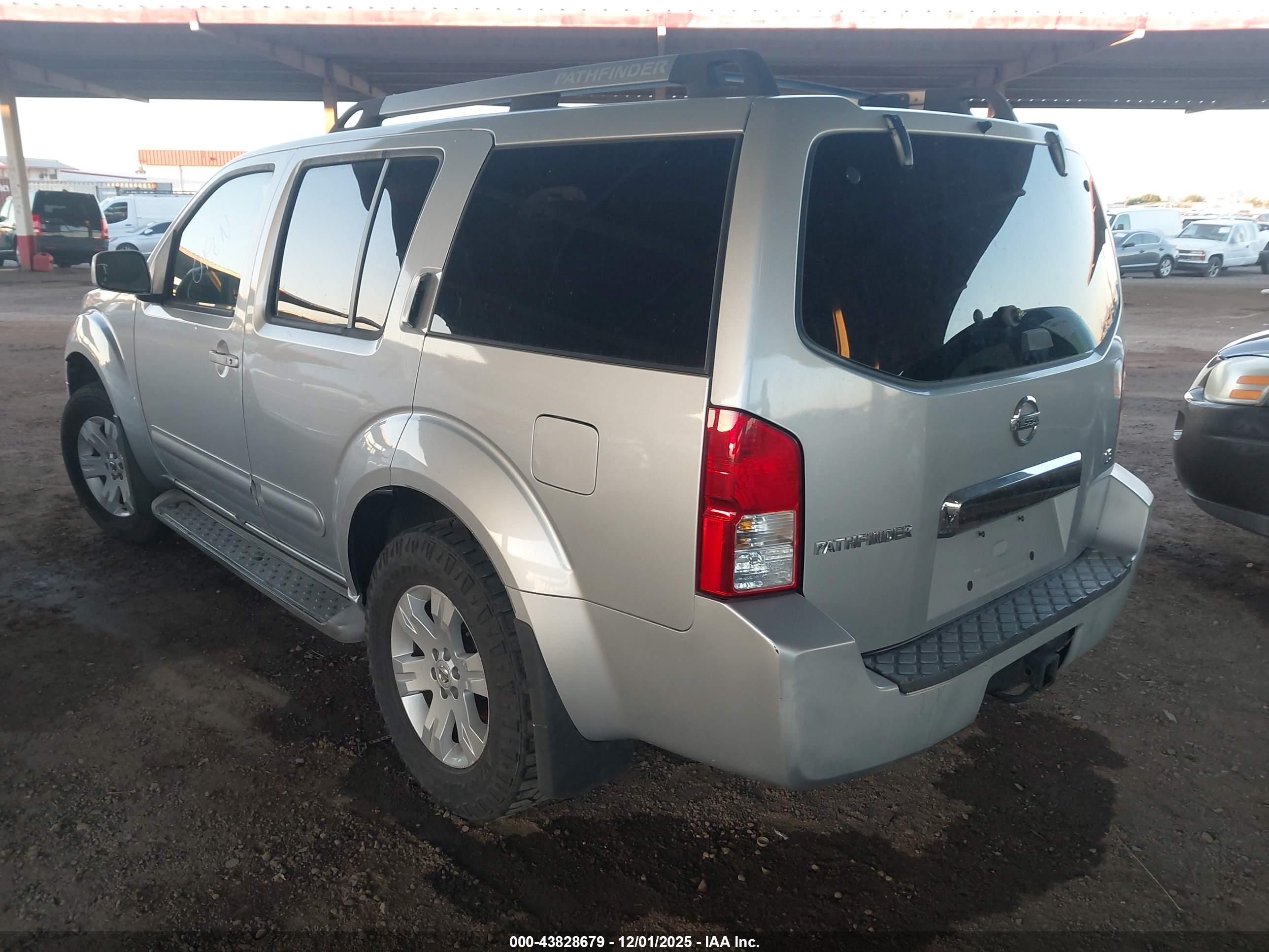 NISSAN PATHFINDER image 3