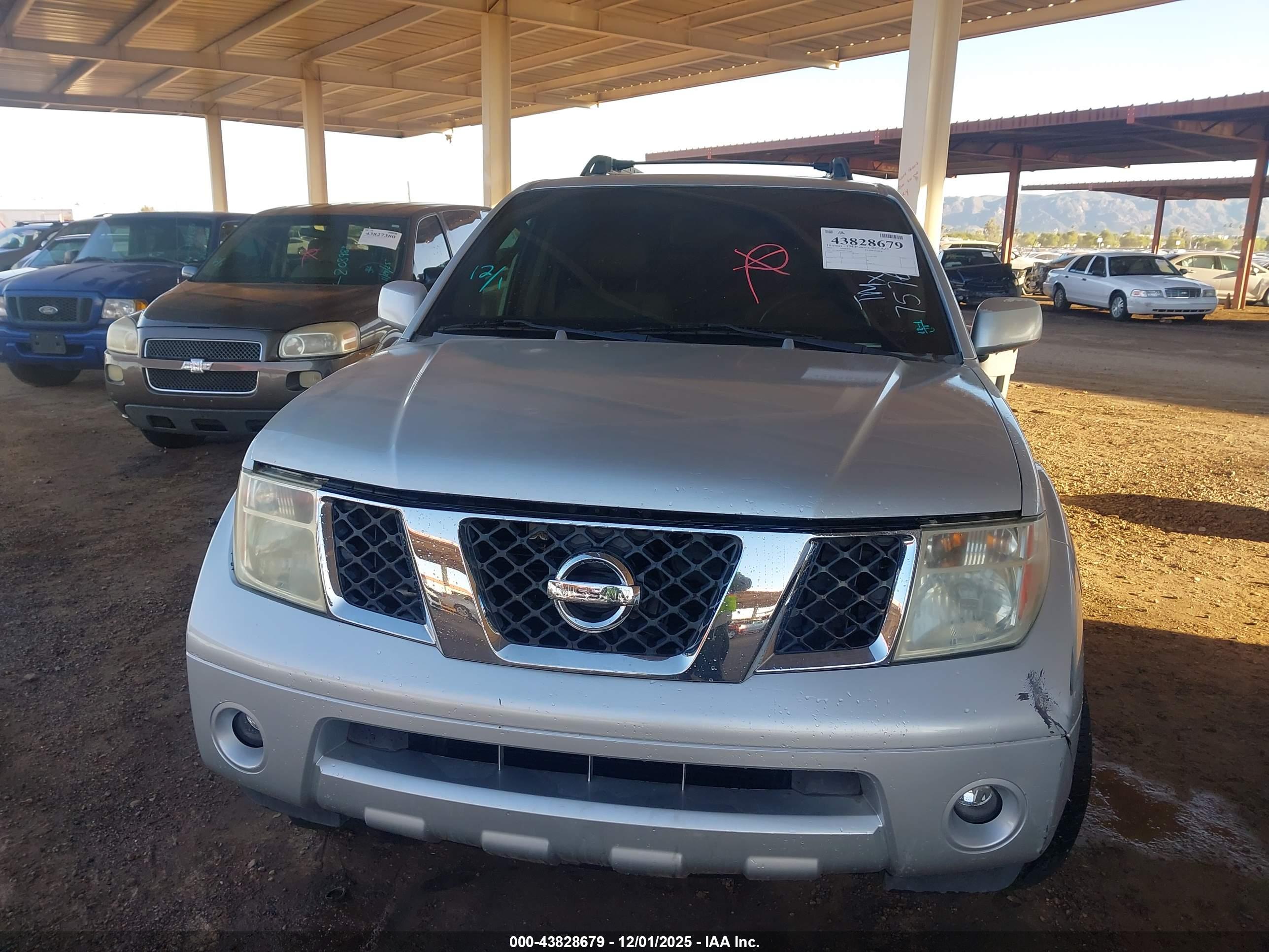 NISSAN PATHFINDER image 6
