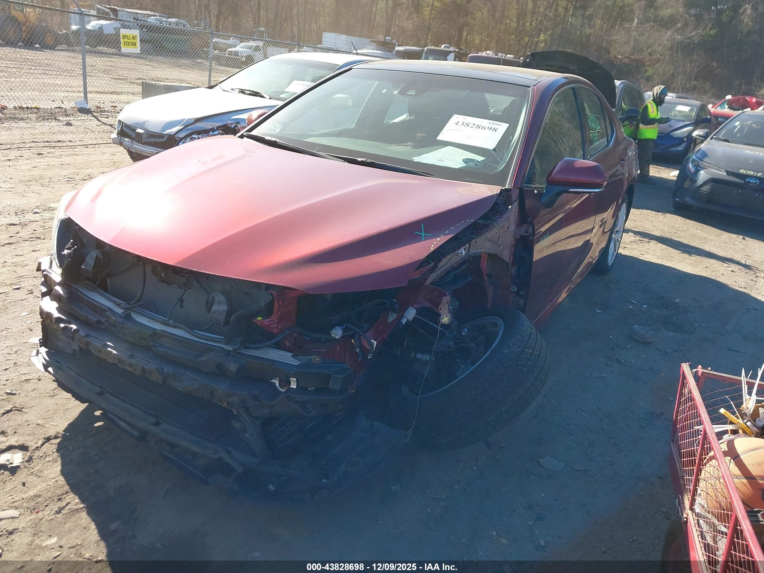 TOYOTA CAMRY image 2