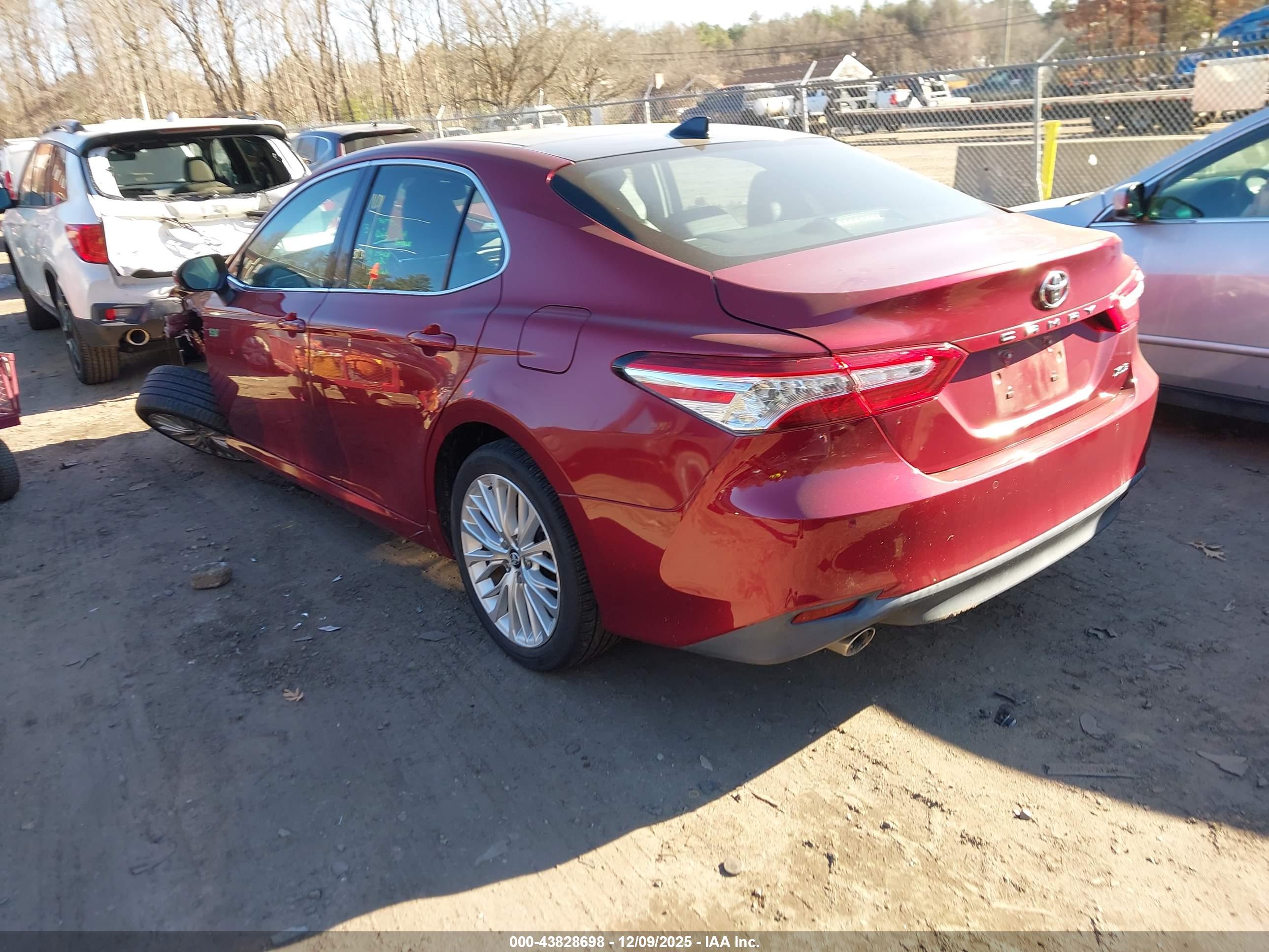 TOYOTA CAMRY image 3