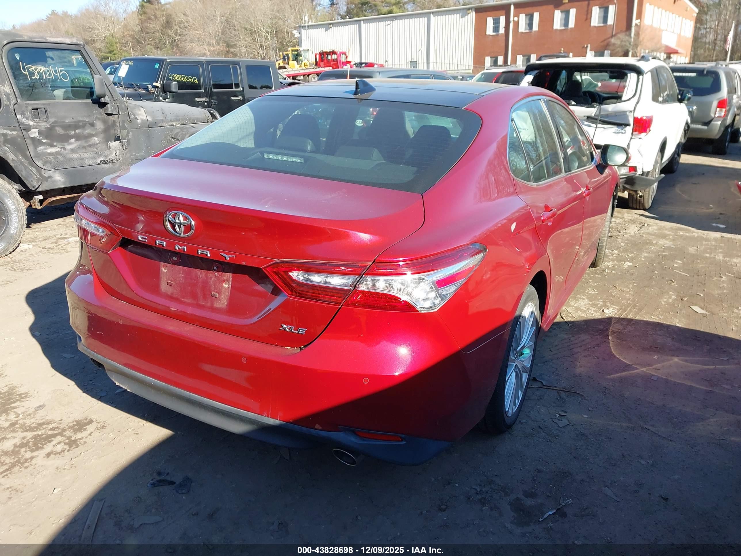 TOYOTA CAMRY image 4