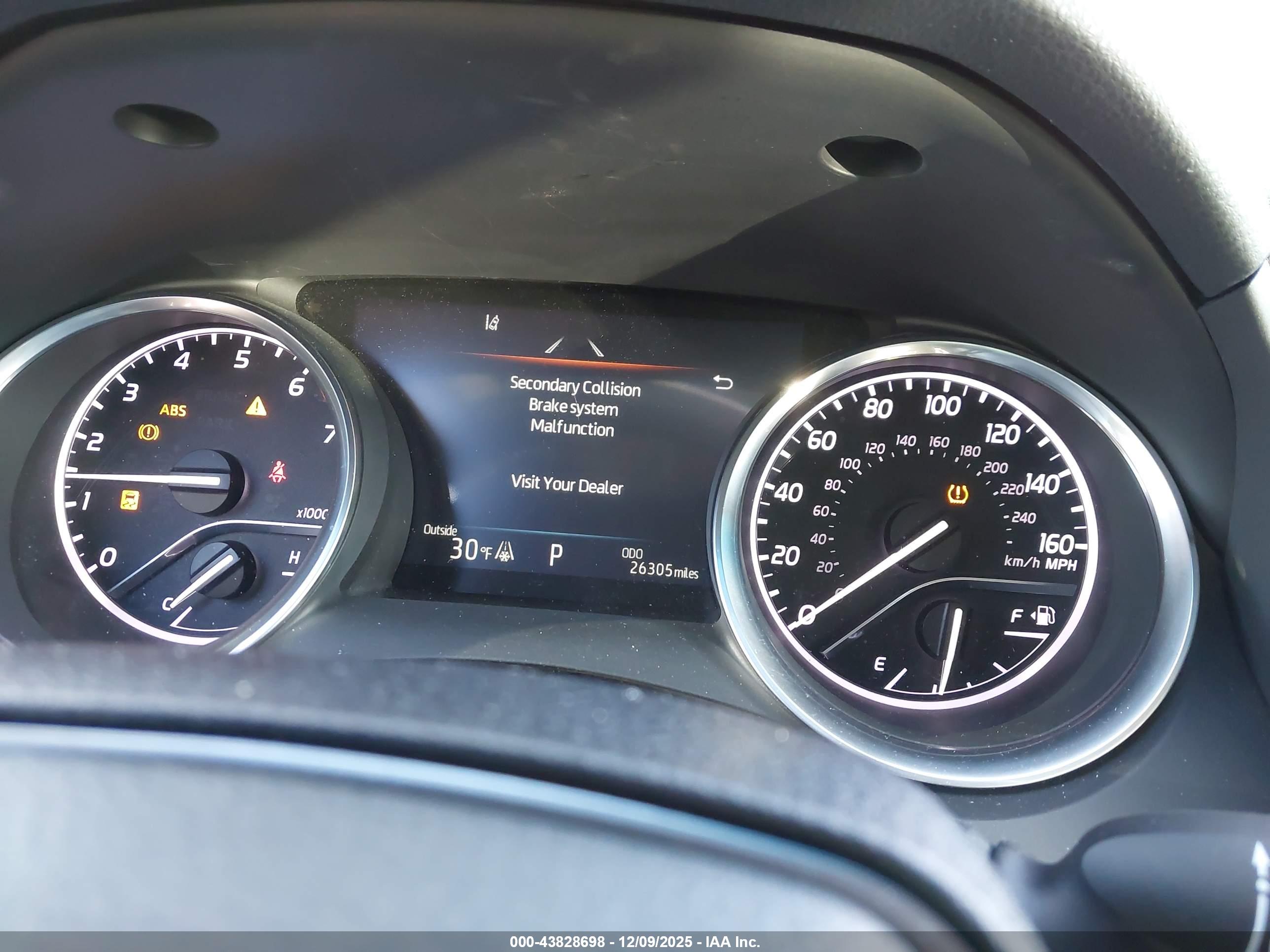 TOYOTA CAMRY image 7