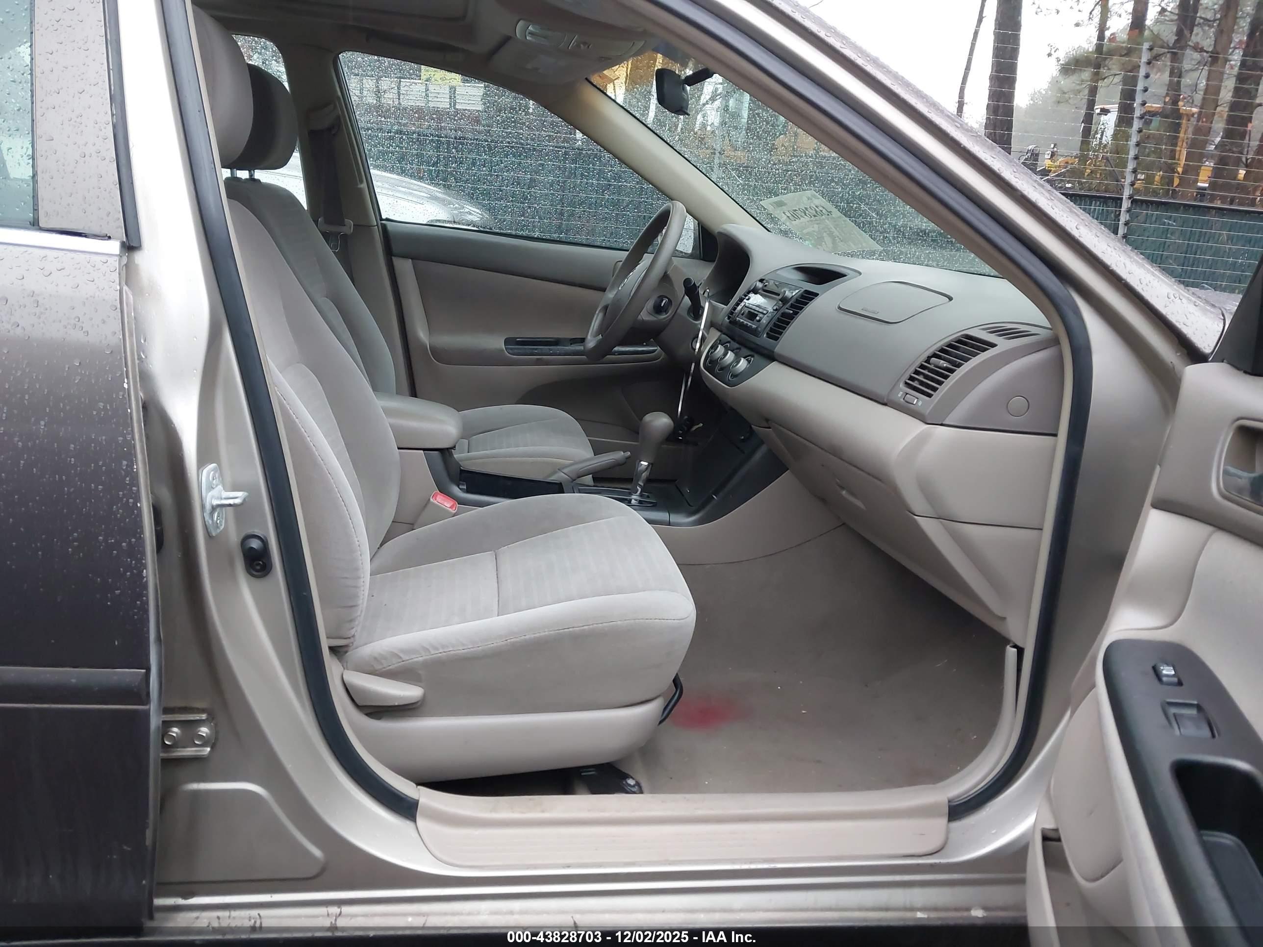 TOYOTA CAMRY image 5