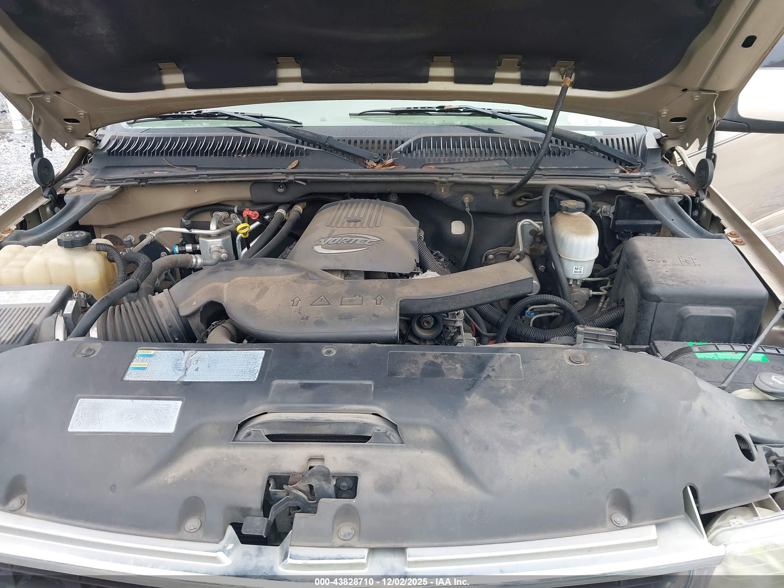 CHEVROLET SUBURBAN image 10