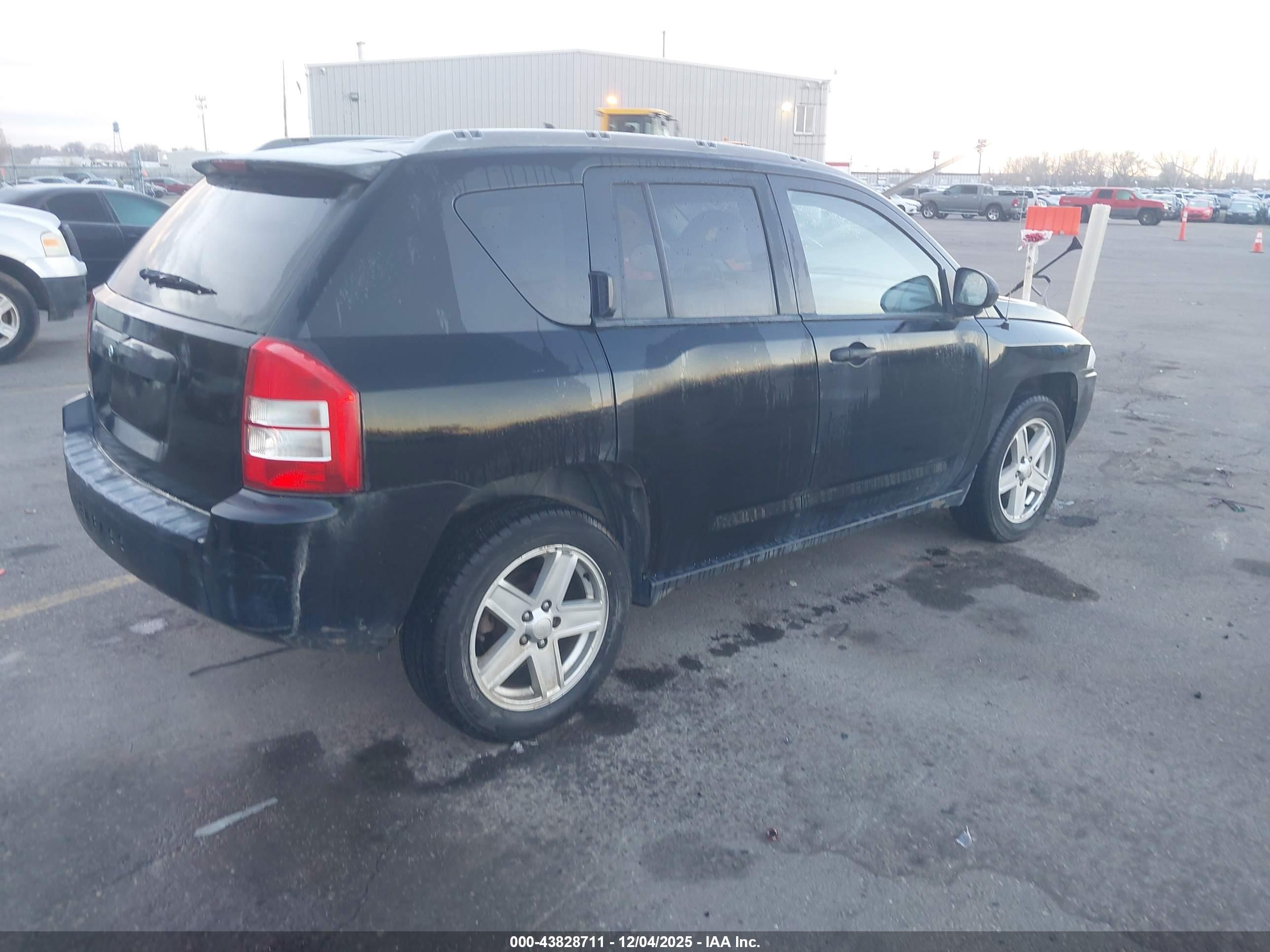 JEEP COMPASS image 4