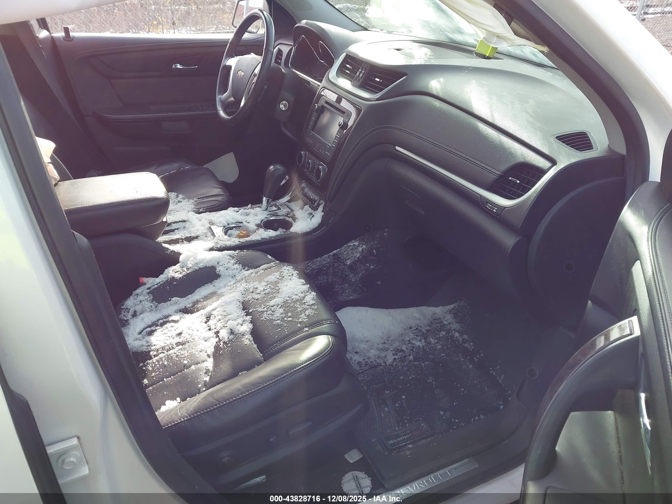 CHEVROLET TRAVERSE image 5