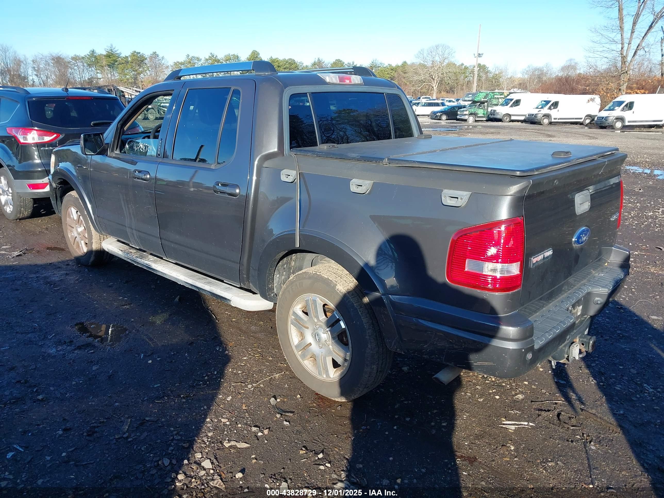 FORD EXPLORER image 3