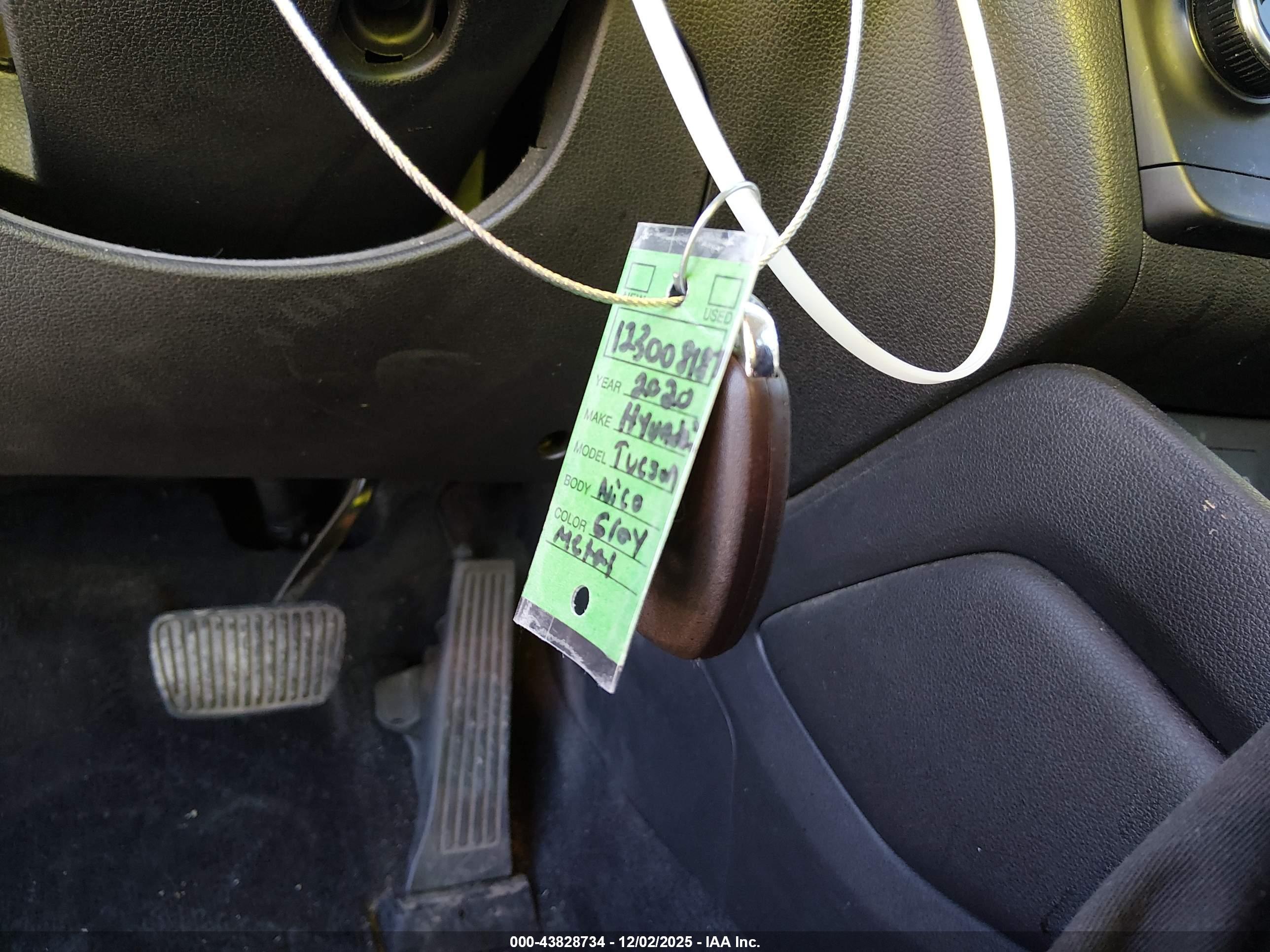 HYUNDAI TUCSON image 11