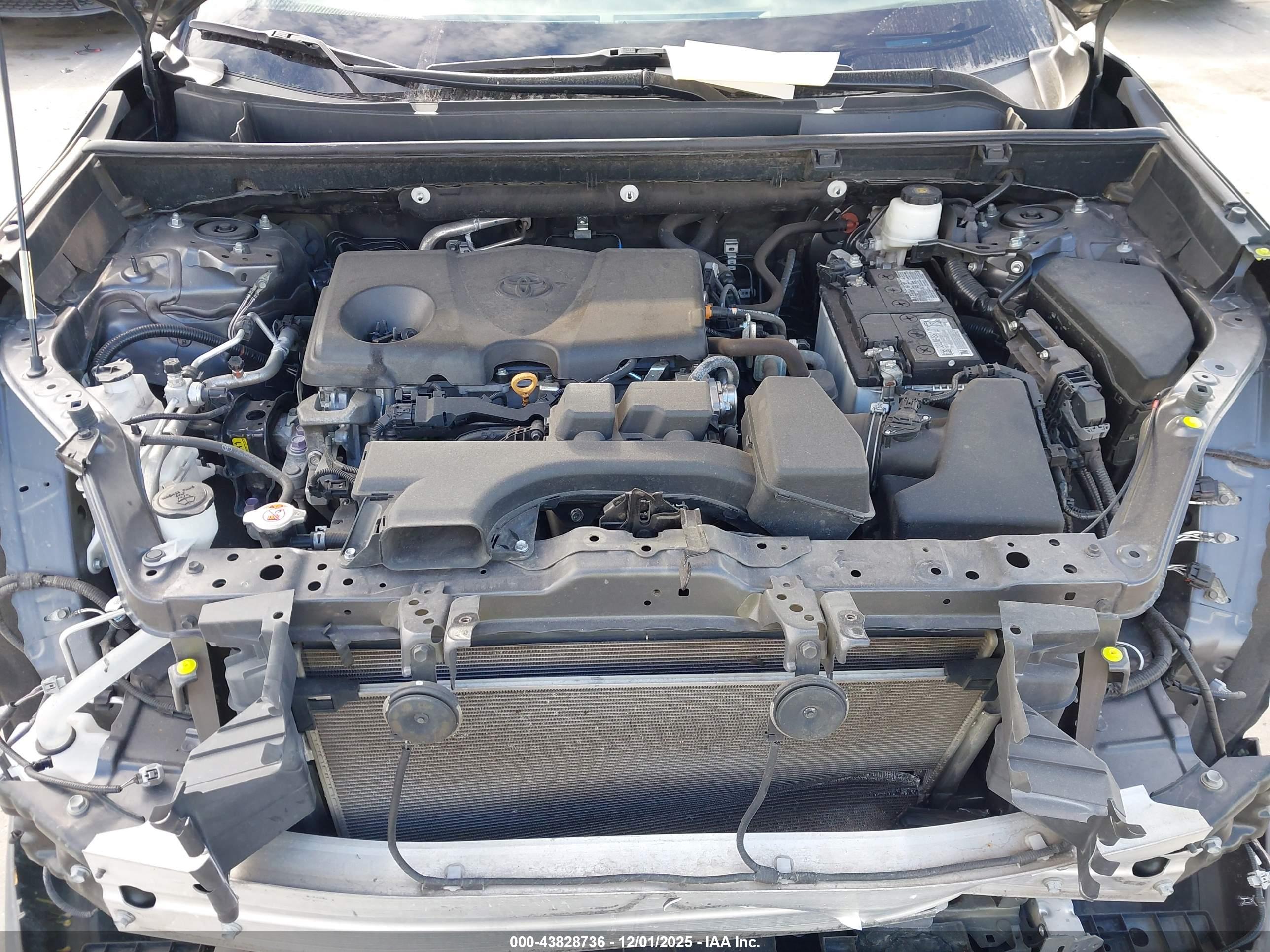 TOYOTA RAV4 image 10