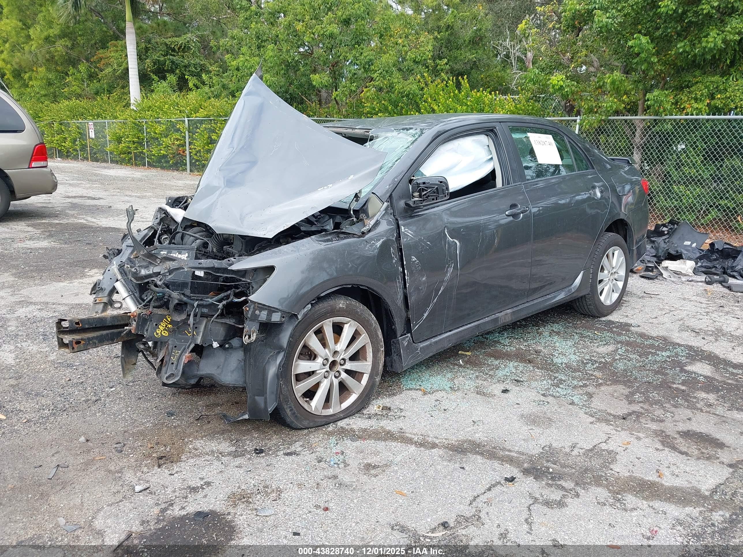 TOYOTA COROLLA image 2
