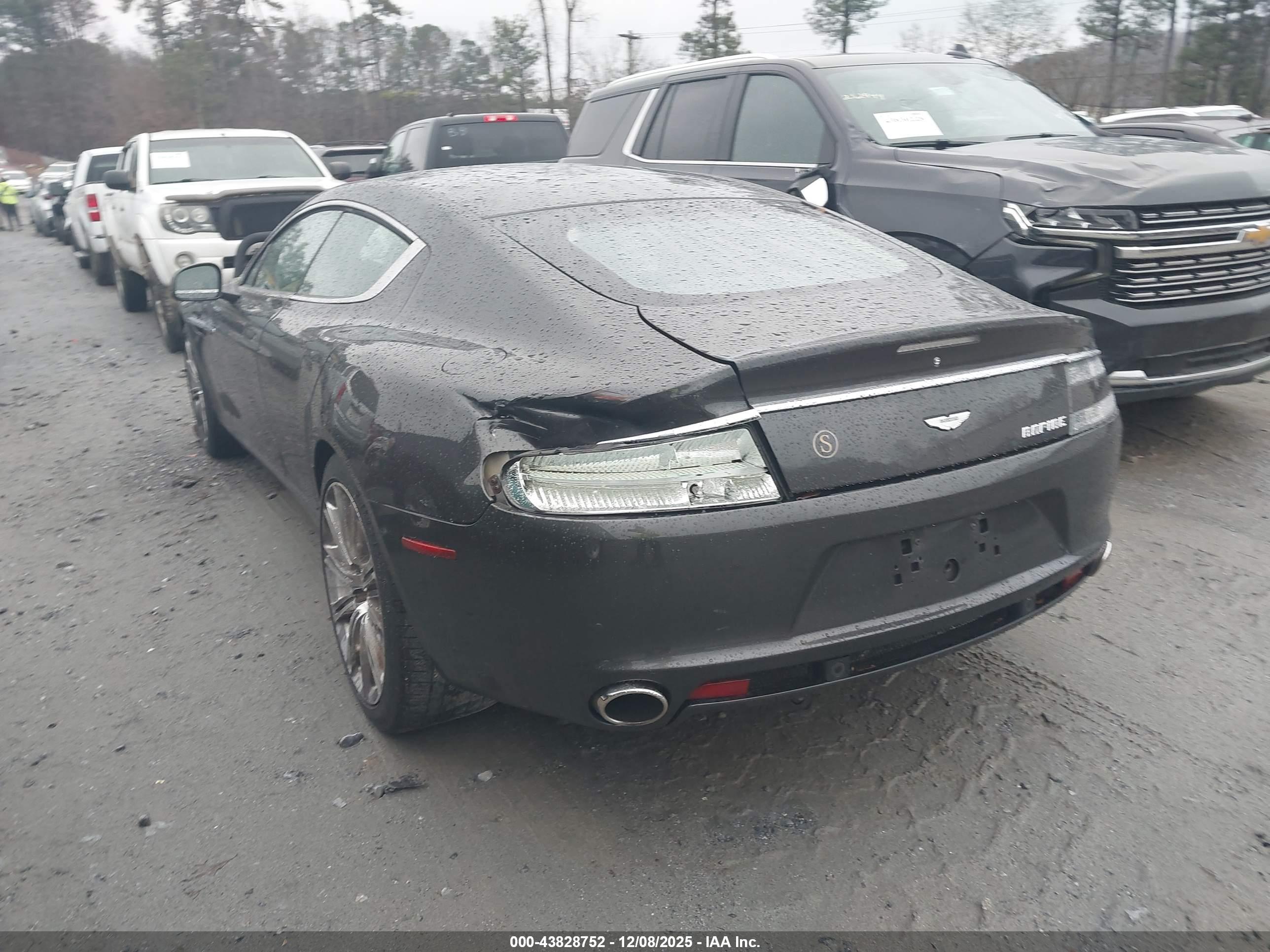 ASTON MARTIN image 3