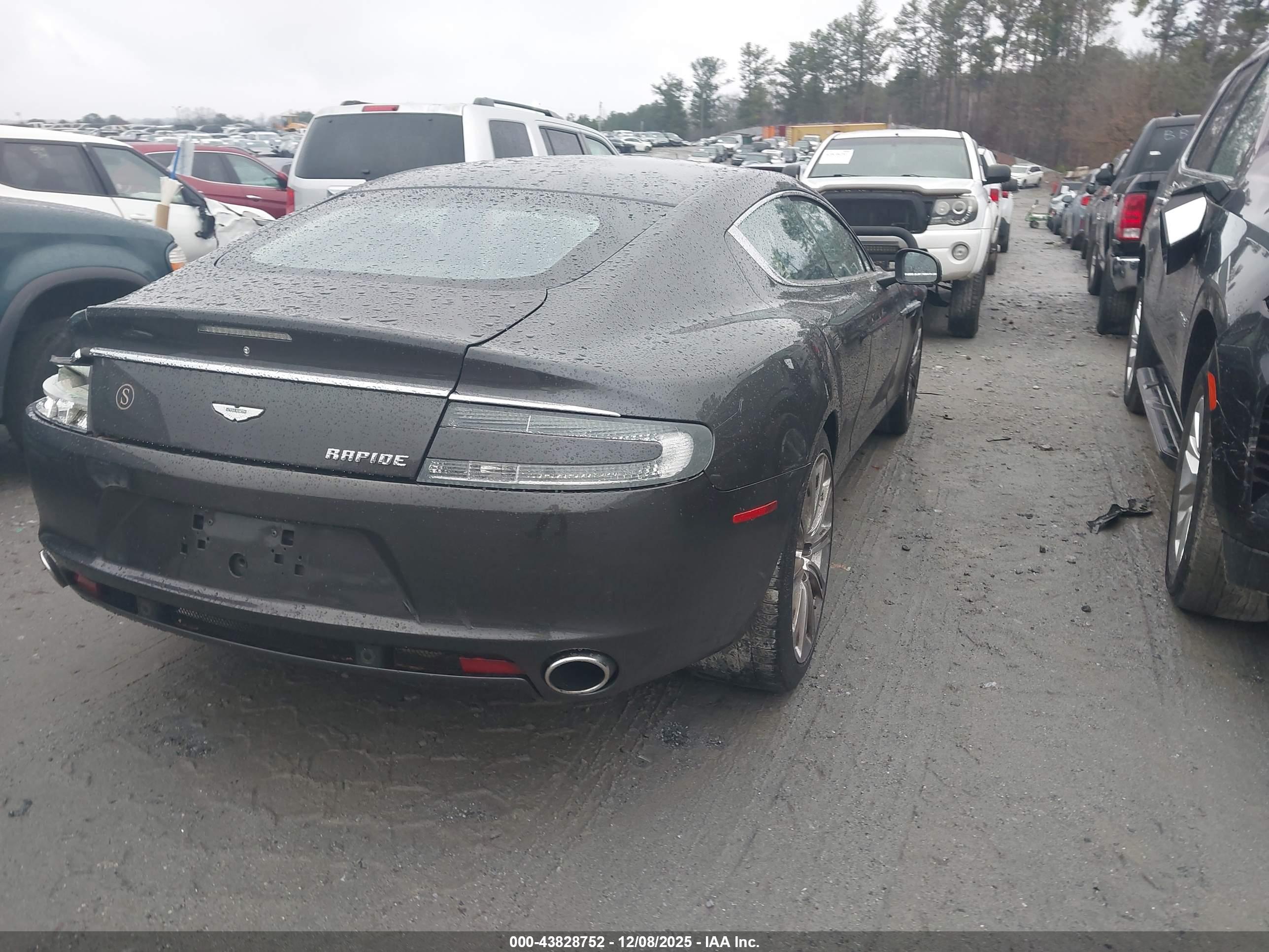 ASTON MARTIN image 4