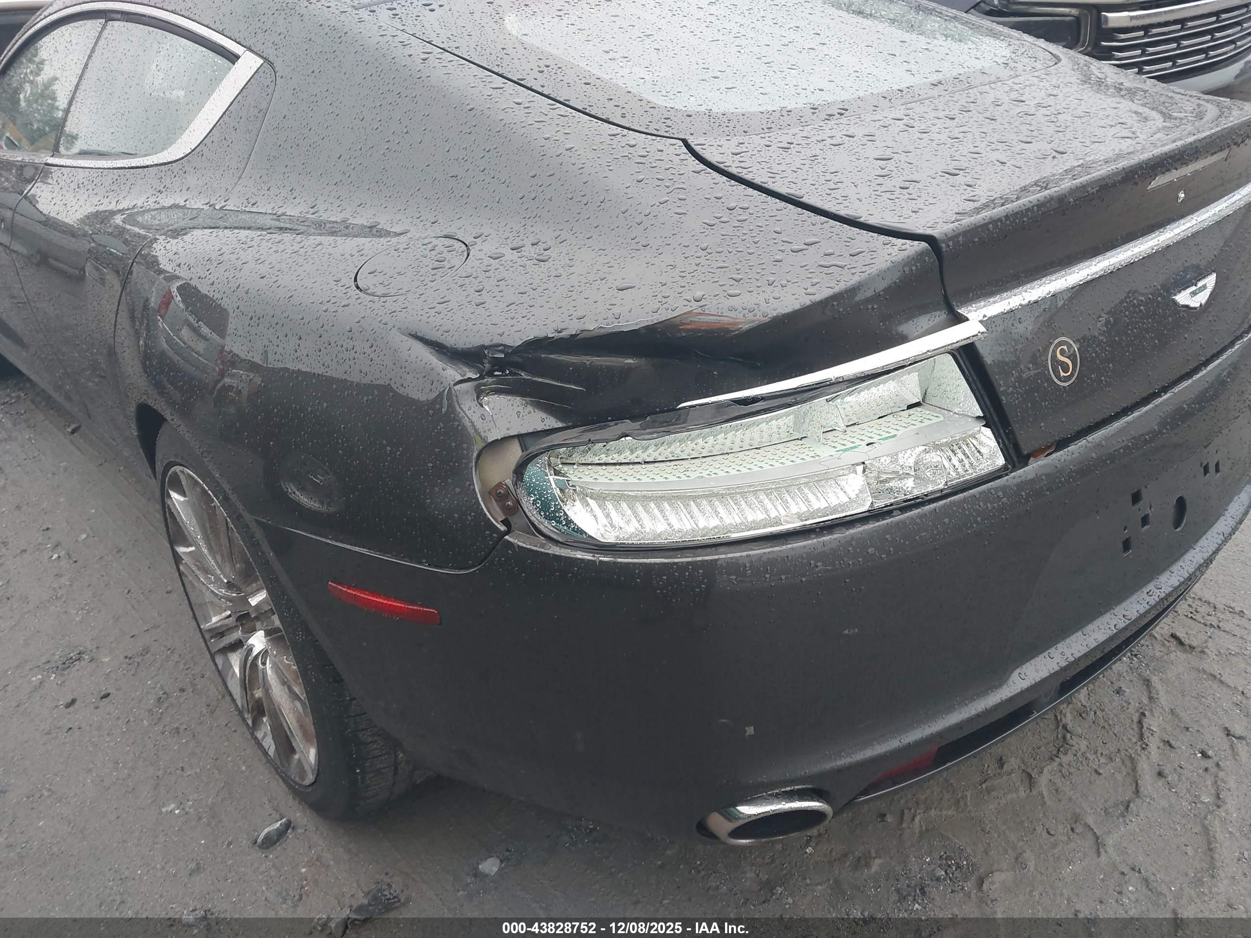 ASTON MARTIN image 6