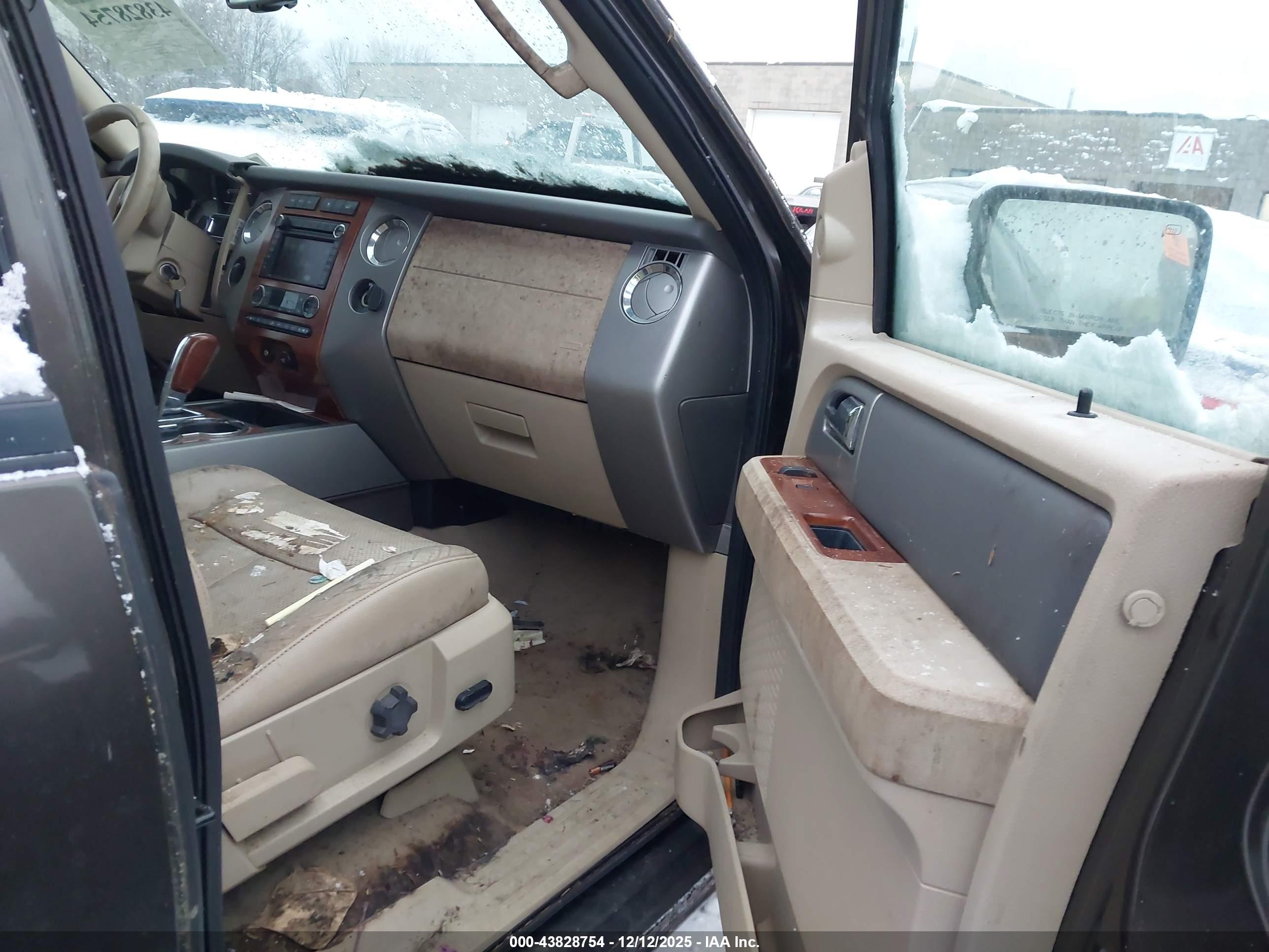FORD EXPEDITION image 5