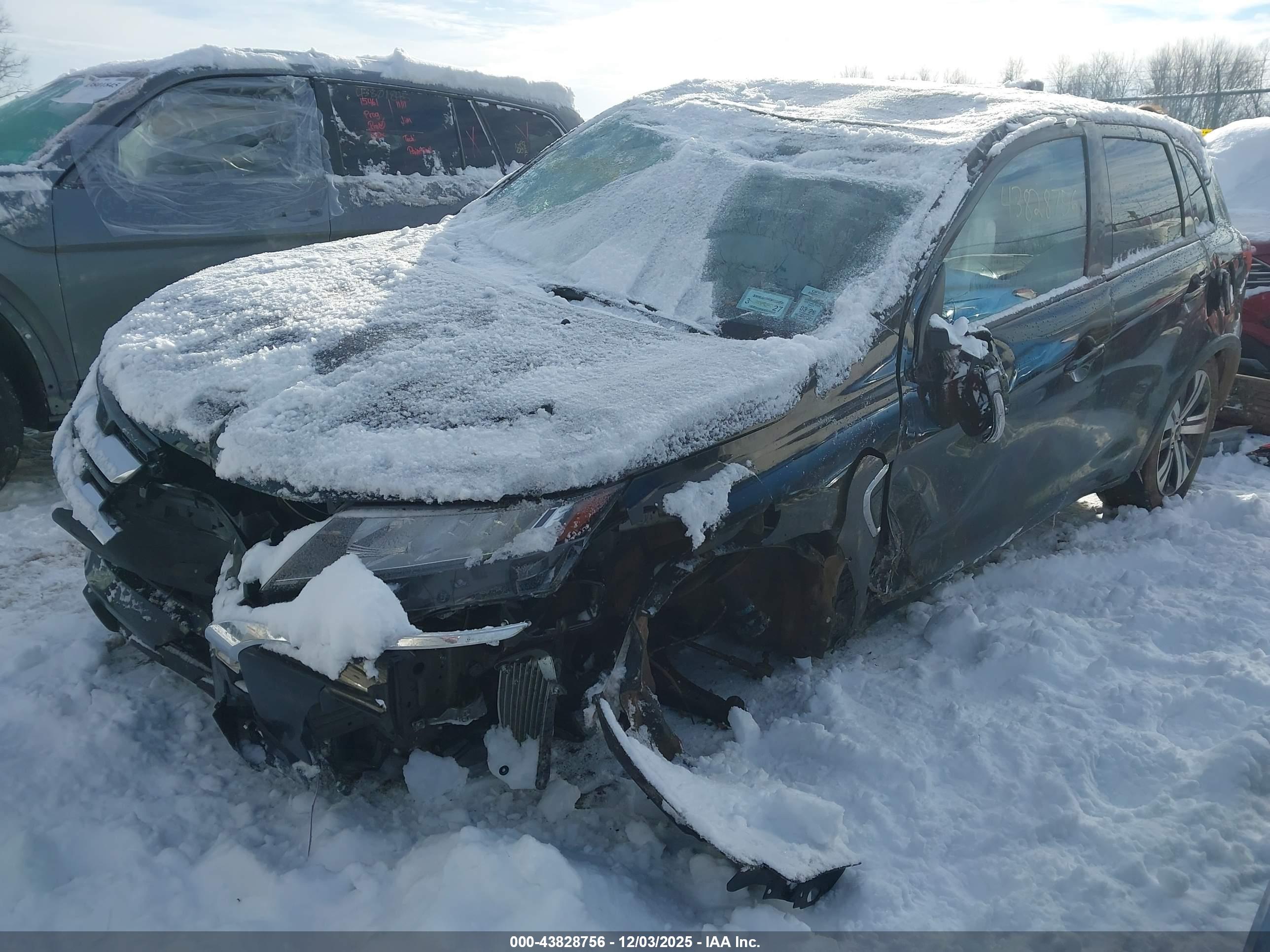 MITSUBISHI OUTLANDER image 6
