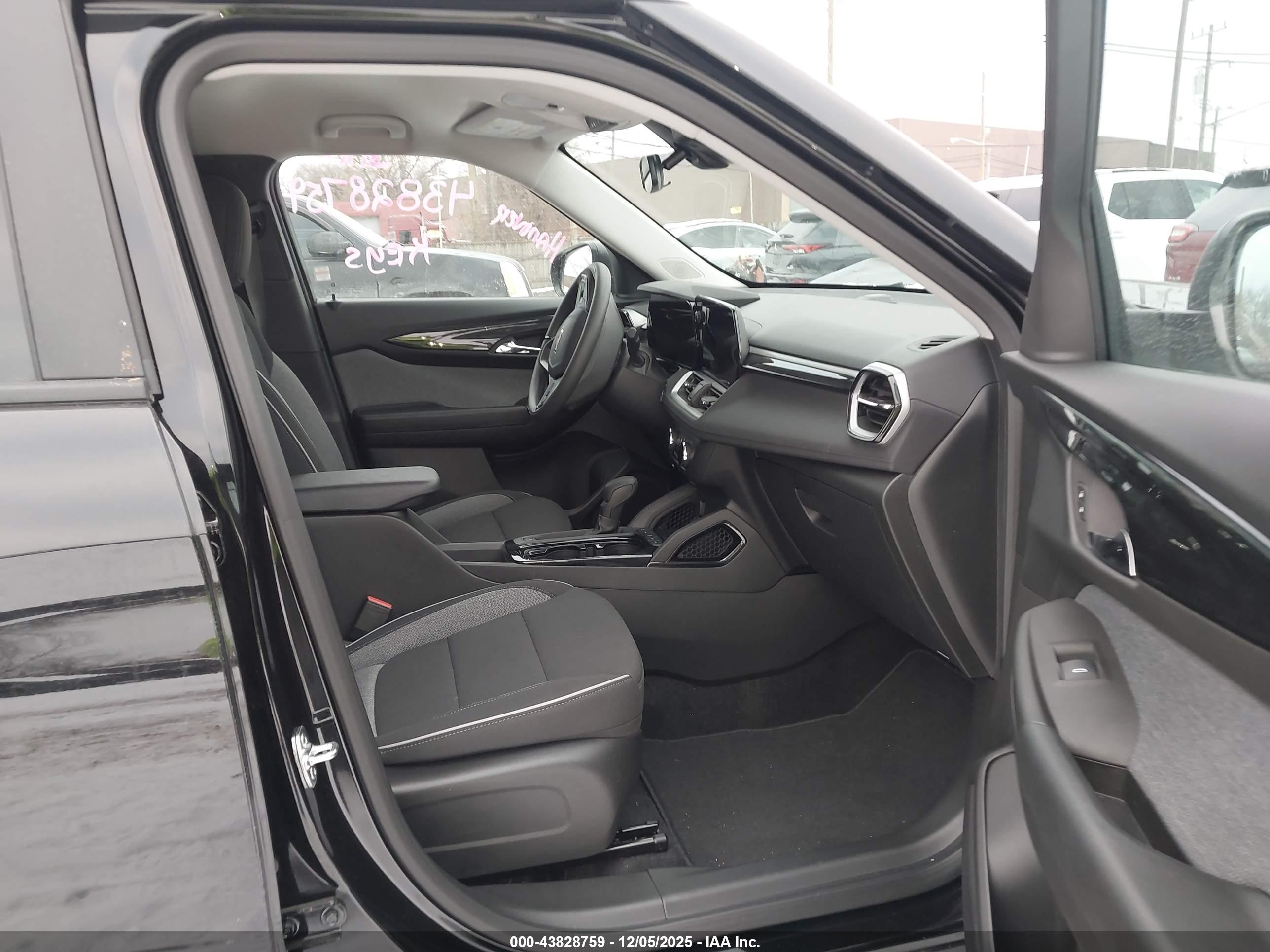CHEVROLET TRAILBLAZER image 5