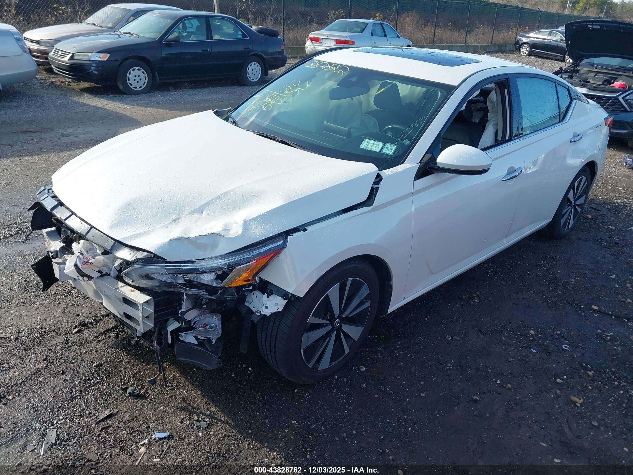 NISSAN ALTIMA image 2