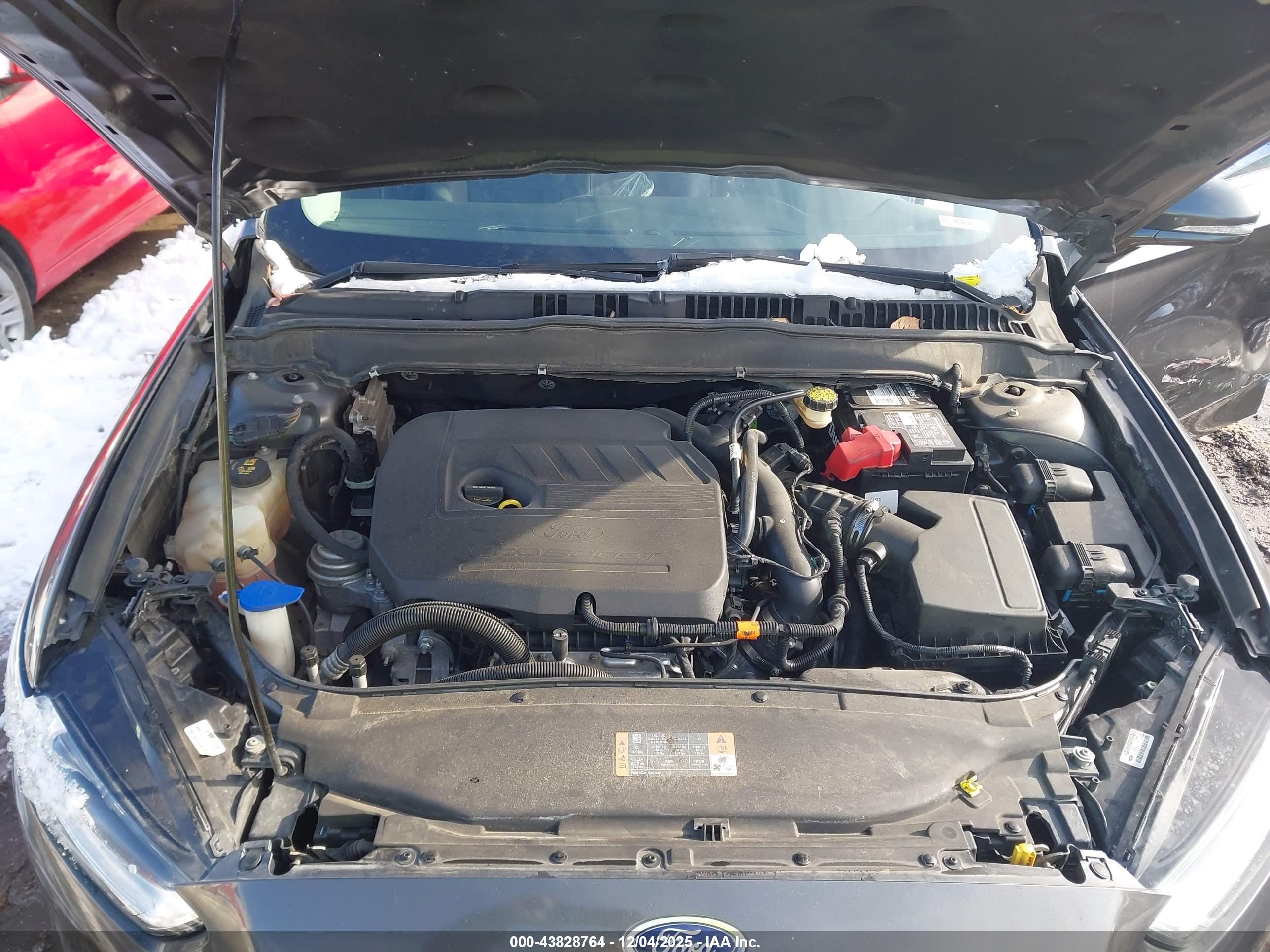 FORD FUSION image 10