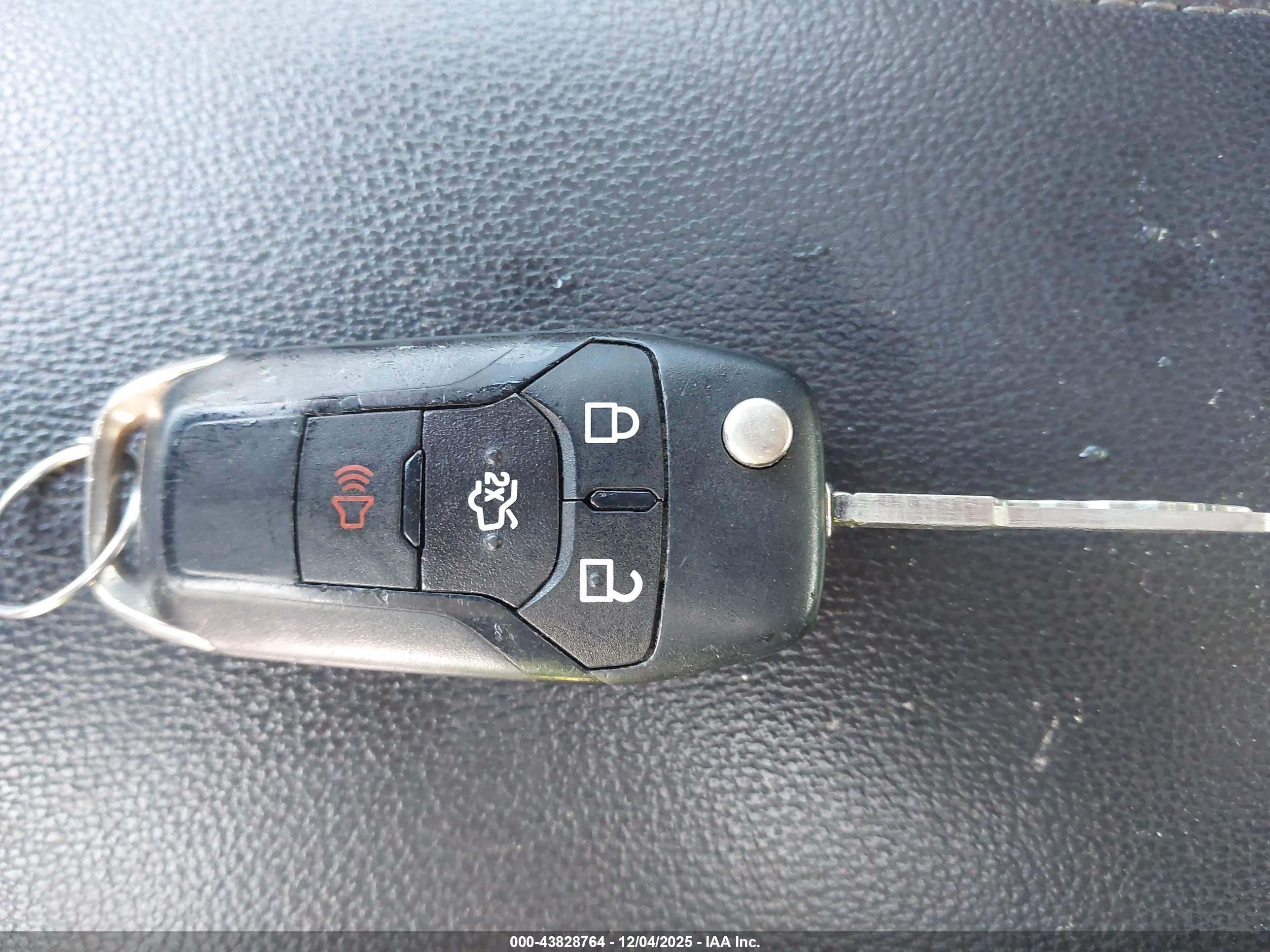 FORD FUSION image 11