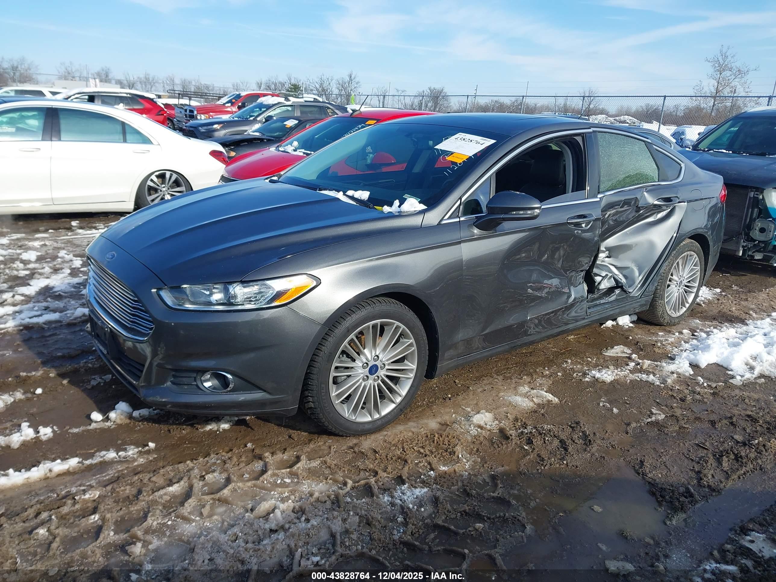 FORD FUSION image 2