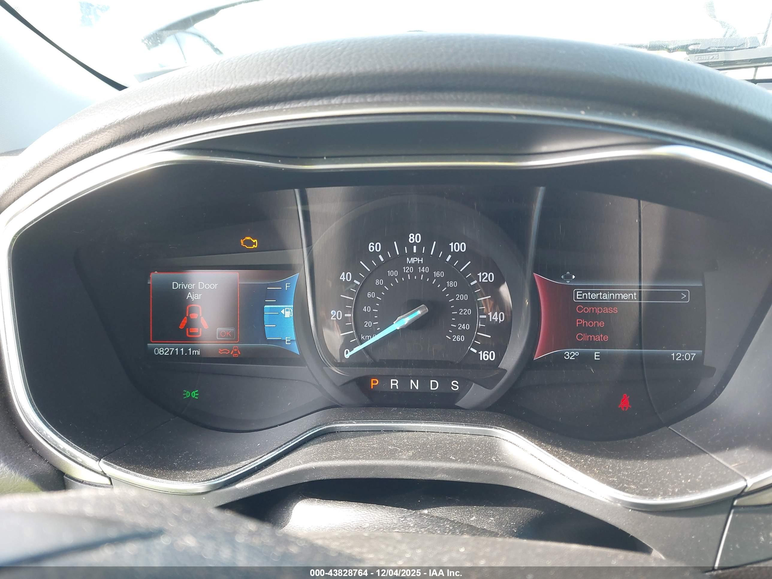 FORD FUSION image 7
