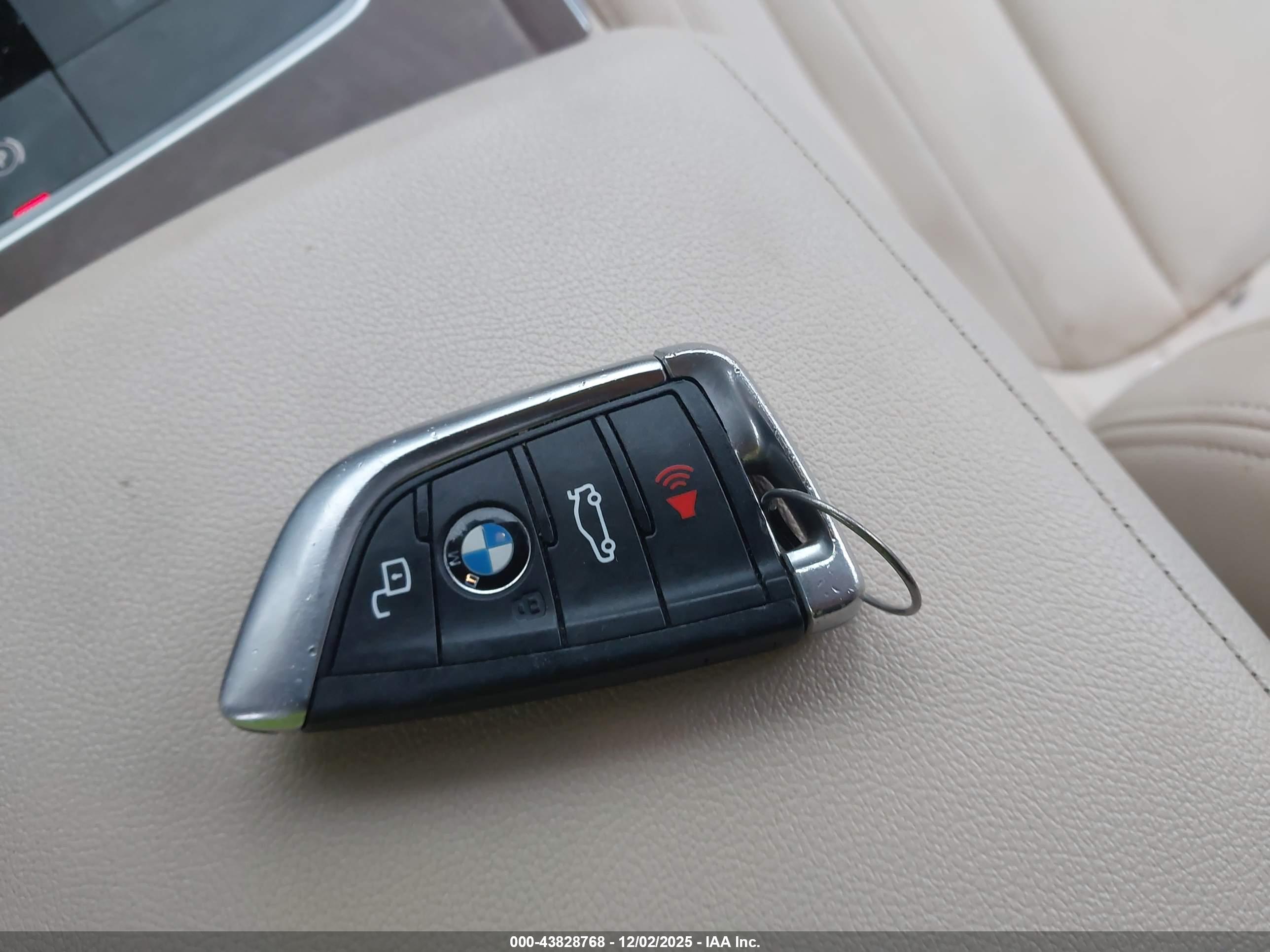 BMW 330I image 11