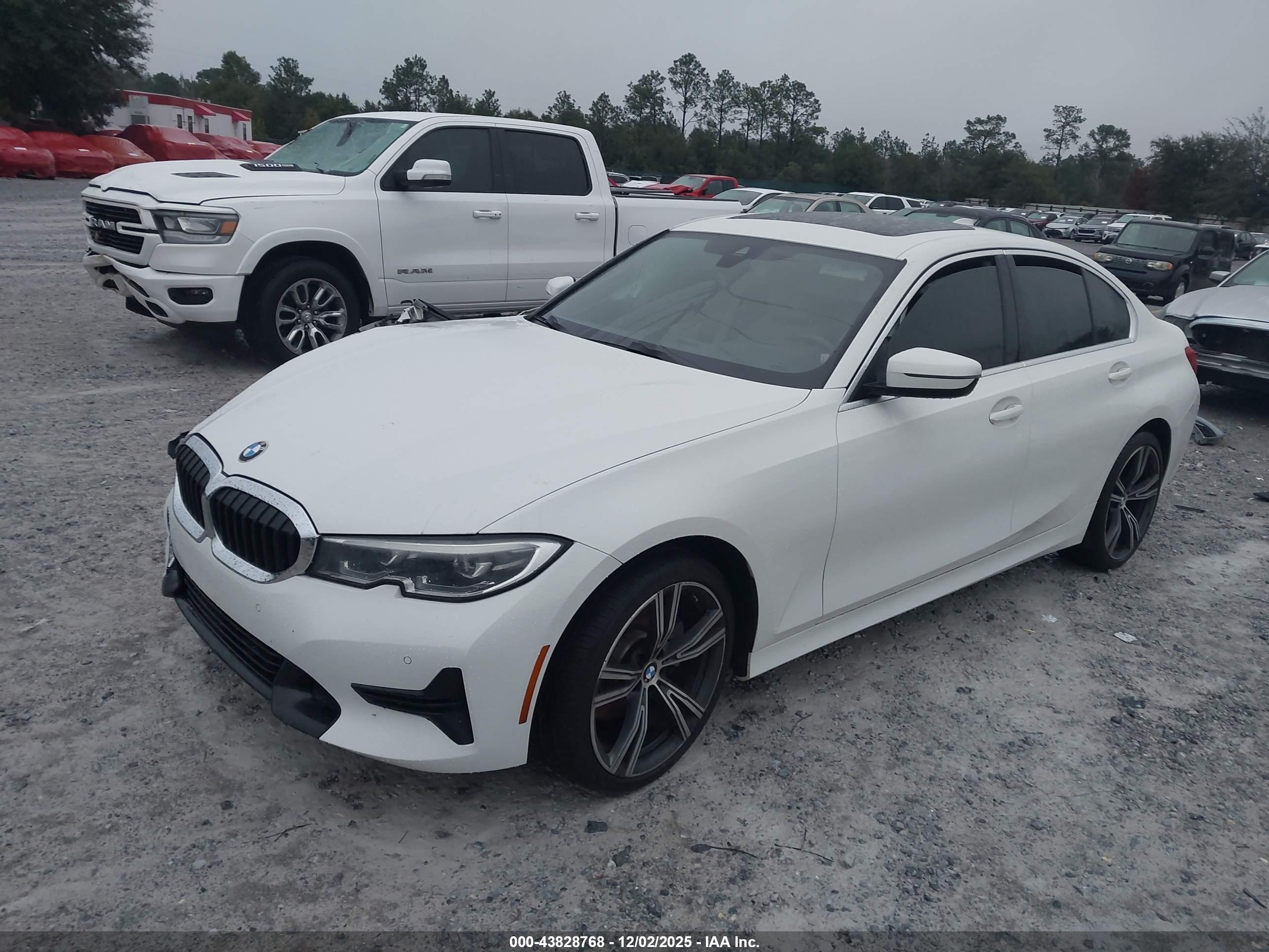 BMW 330I image 2