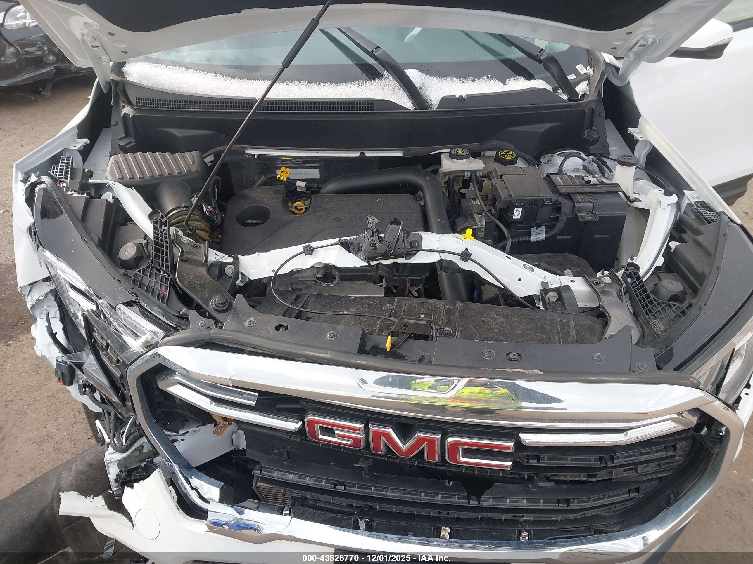 GMC TERRAIN image 10
