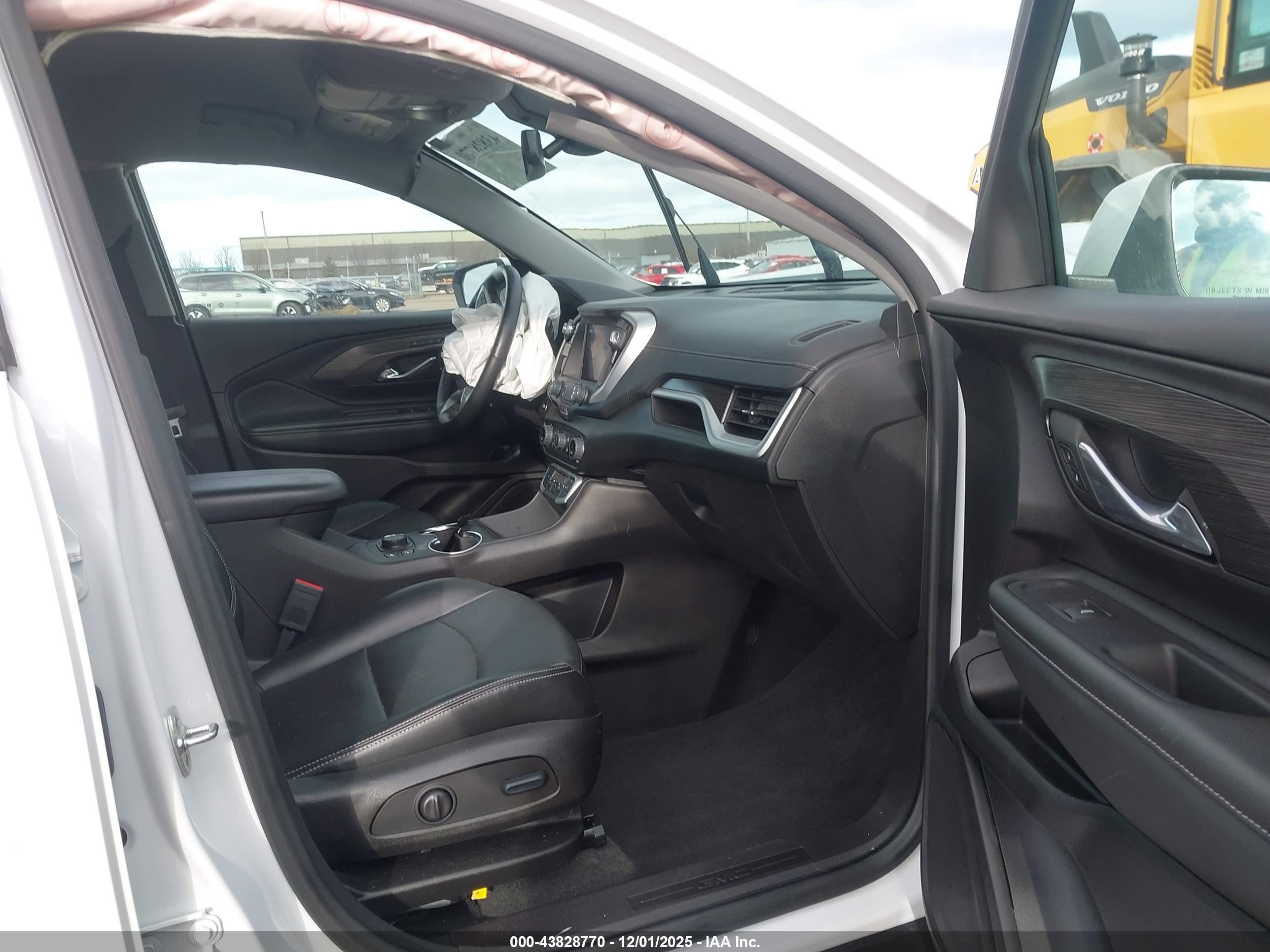 GMC TERRAIN image 5