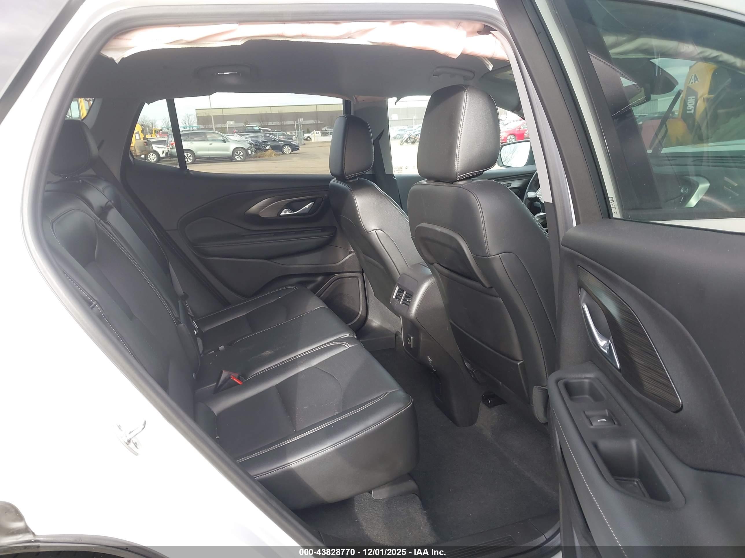 GMC TERRAIN image 8