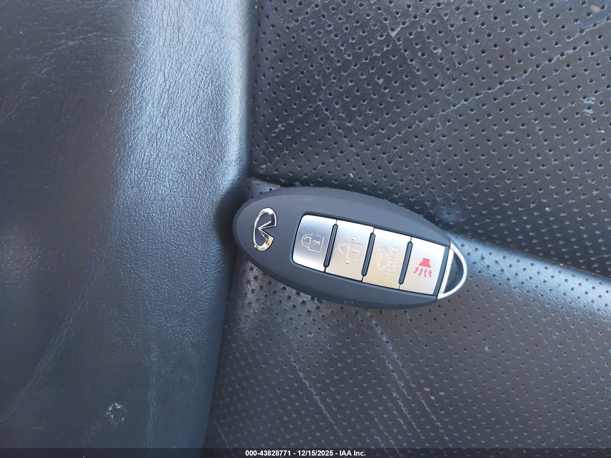 INFINITI M35 image 11