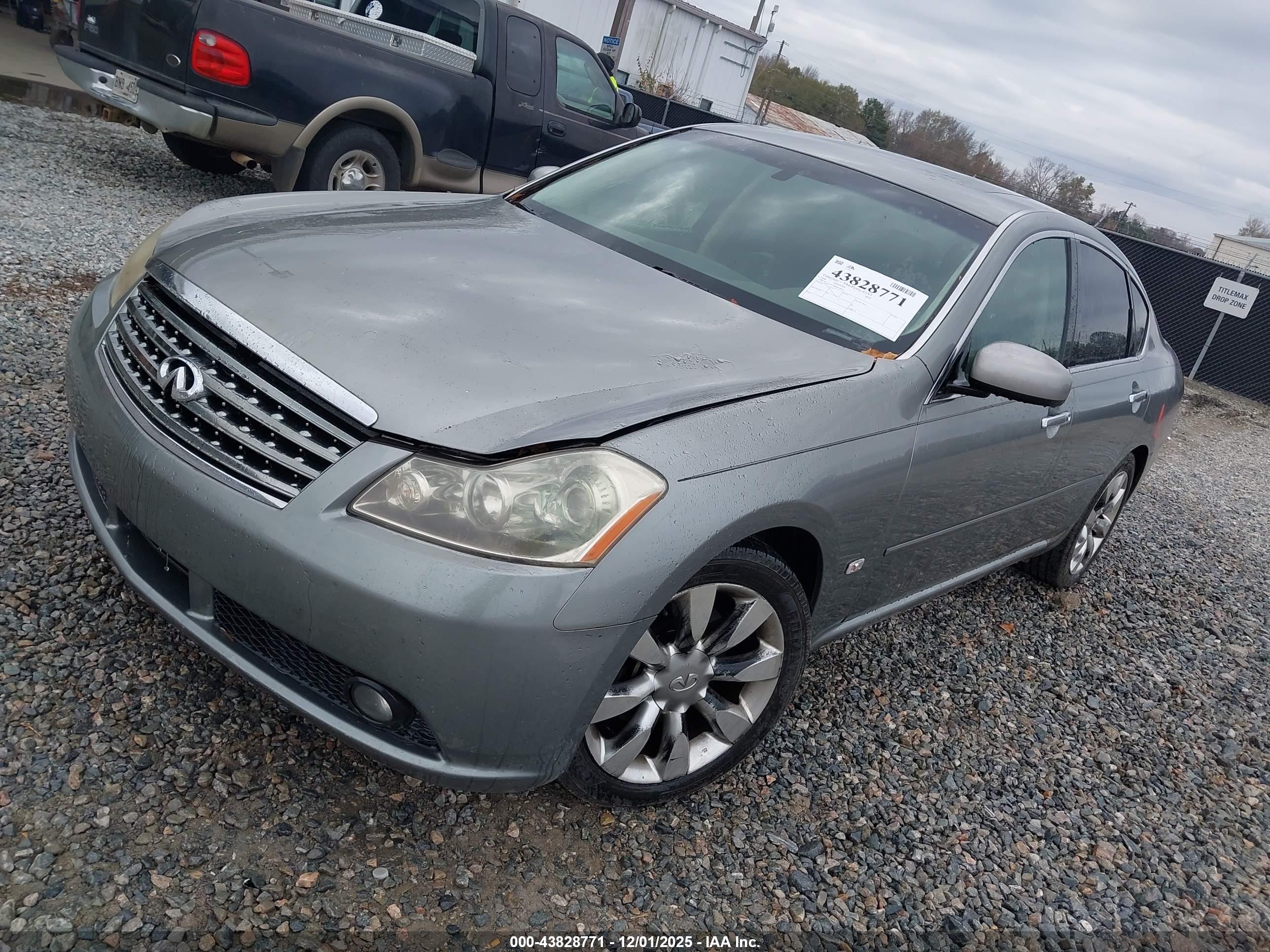 INFINITI M35 image 2