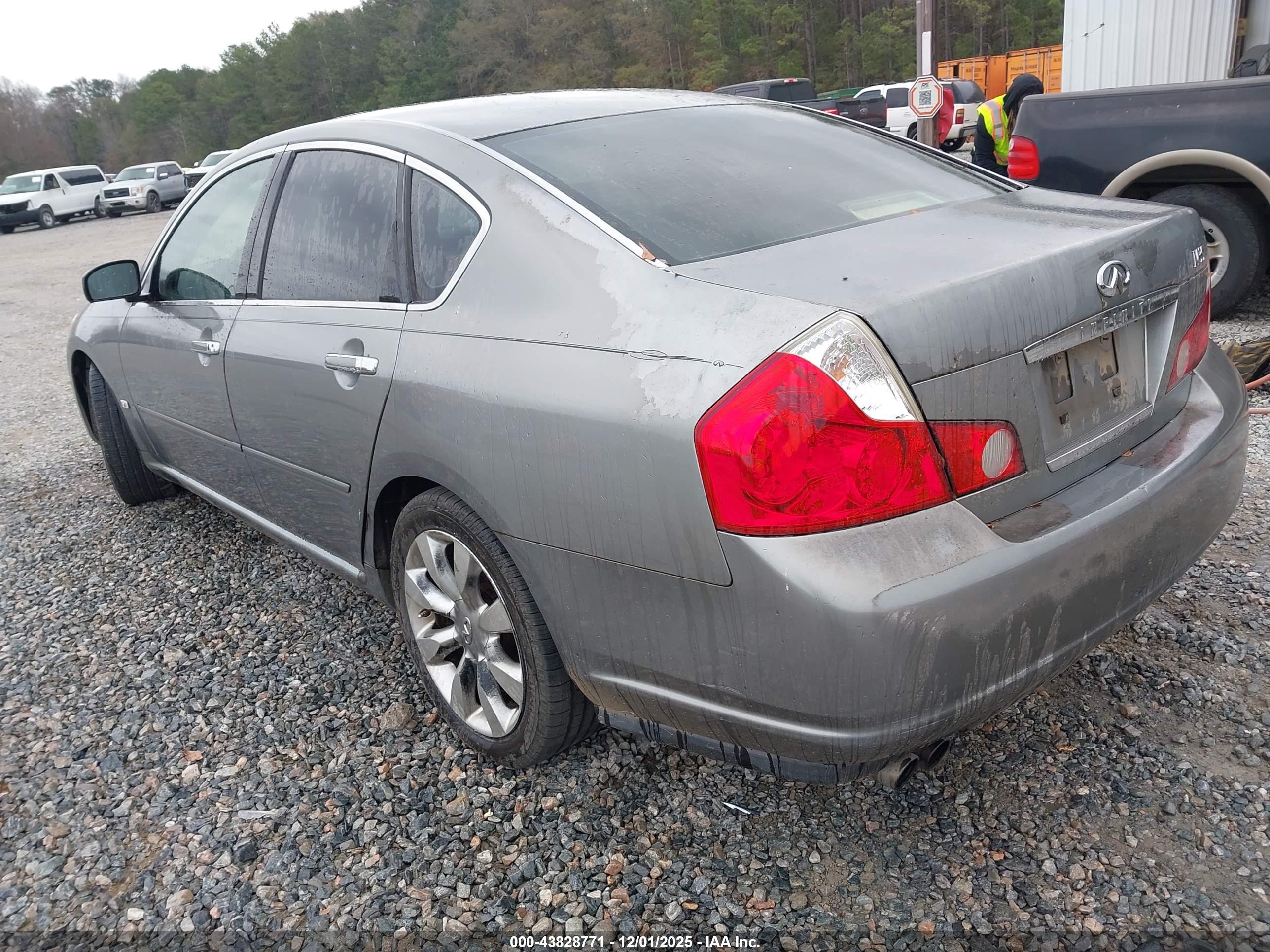 INFINITI M35 image 3