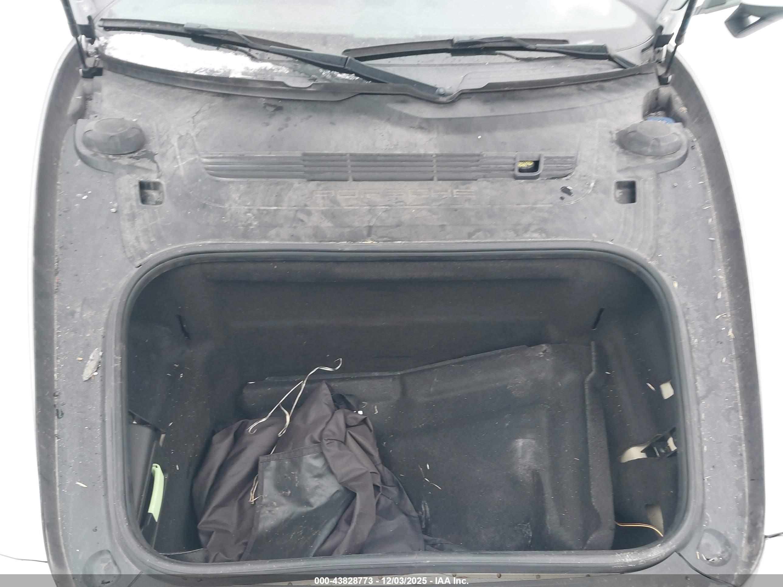 PORSCHE 718 image 10