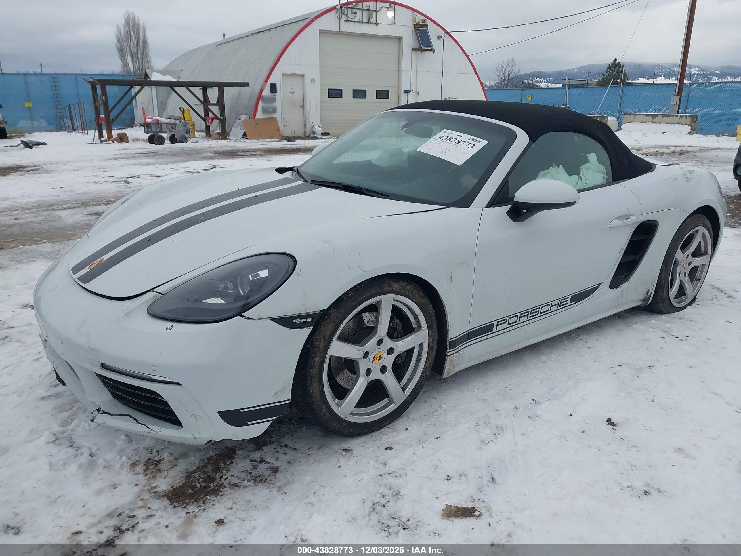 PORSCHE 718 image 2