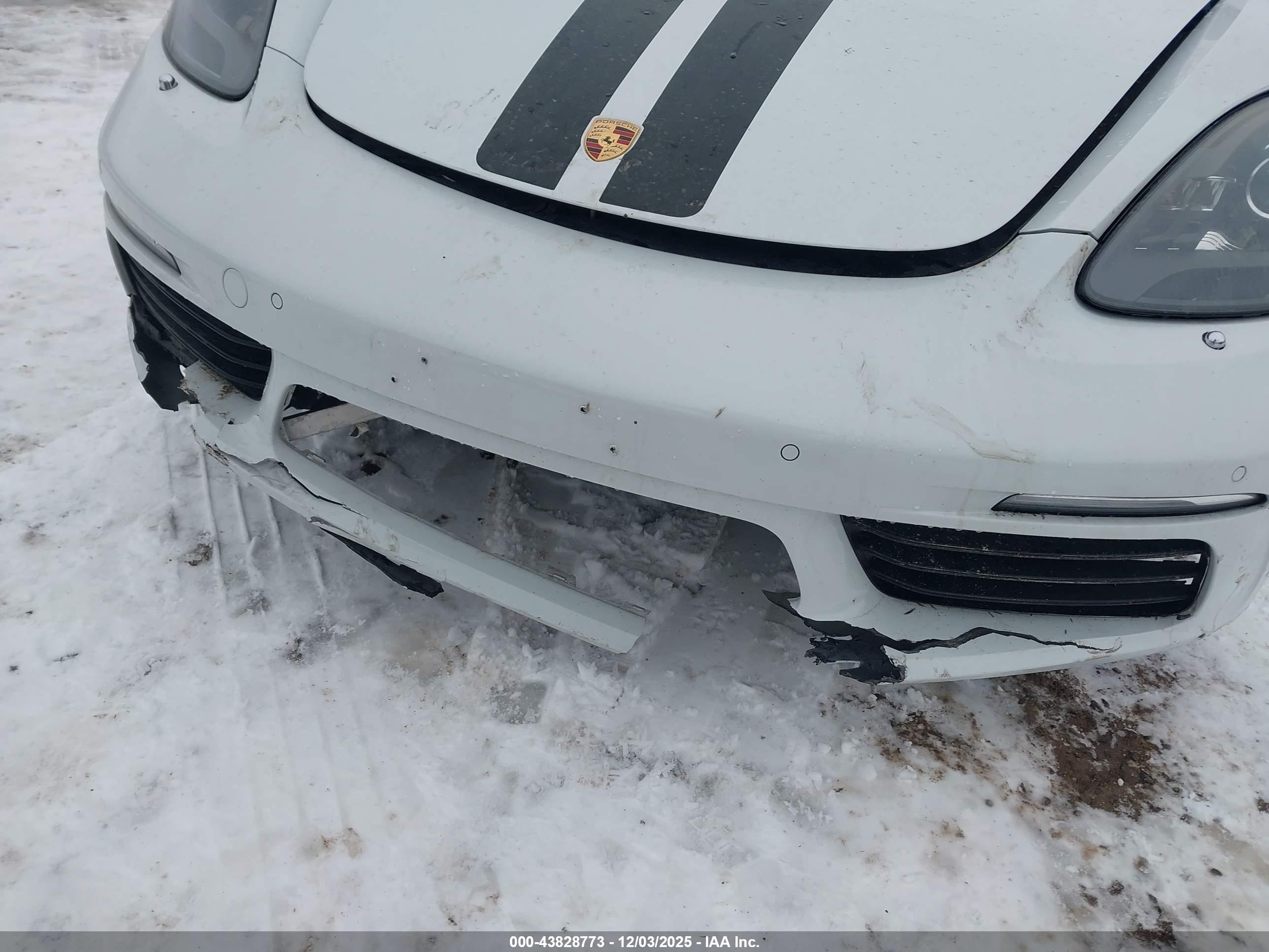 PORSCHE 718 image 6