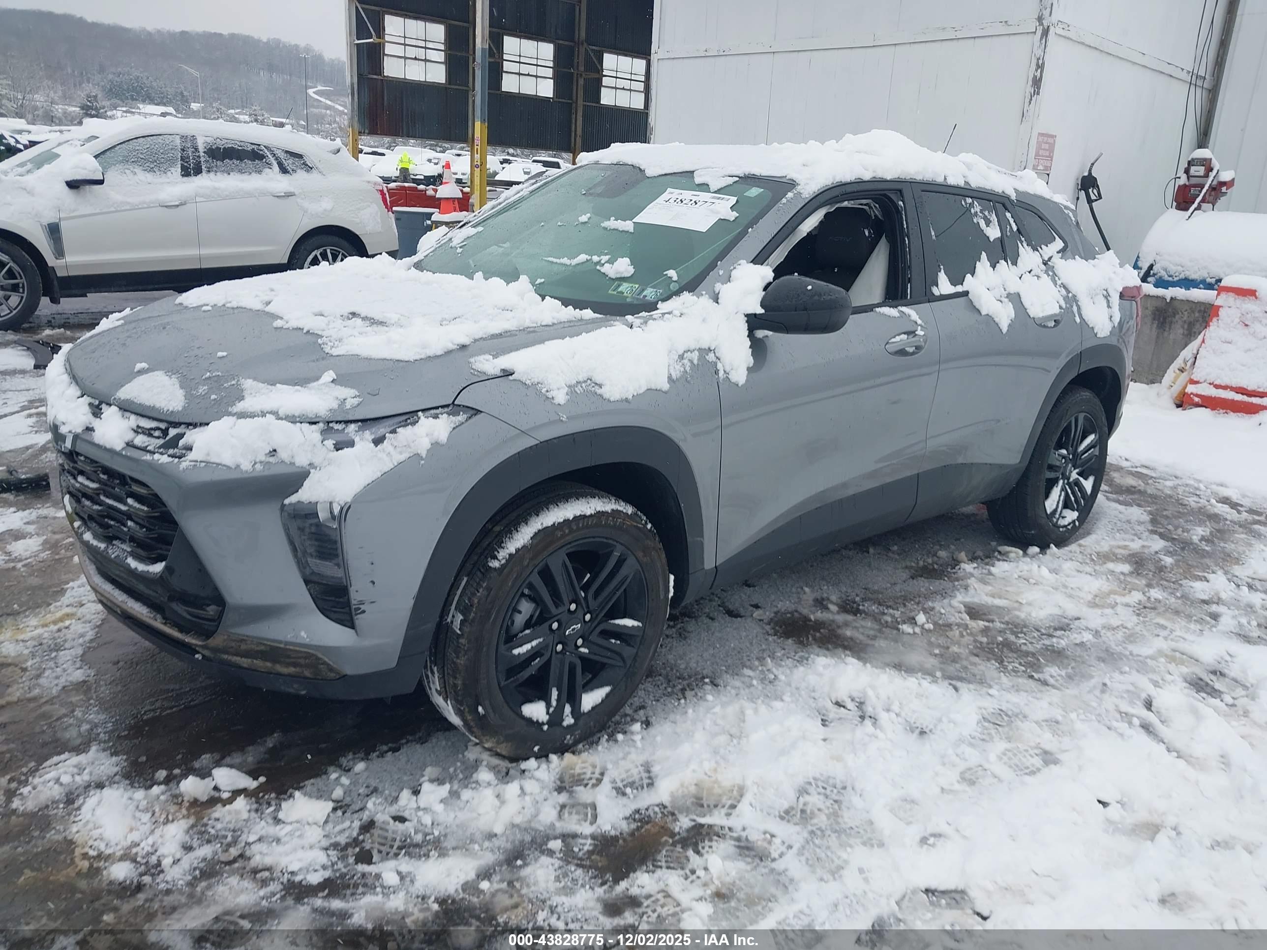 CHEVROLET TRAX image 2