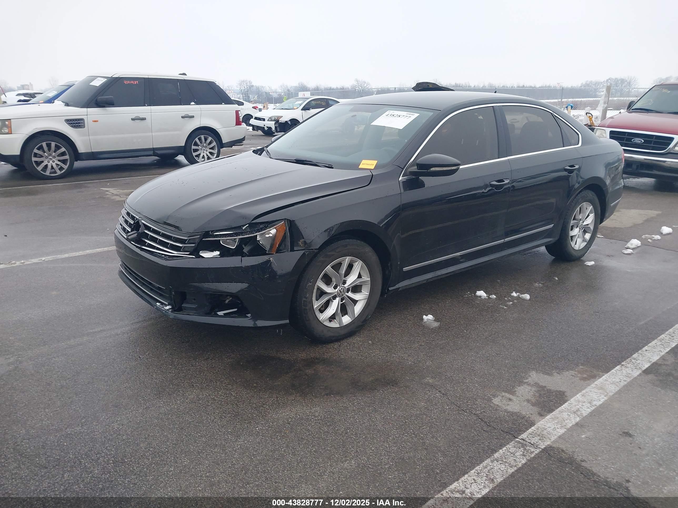 VOLKSWAGEN PASSAT image 2
