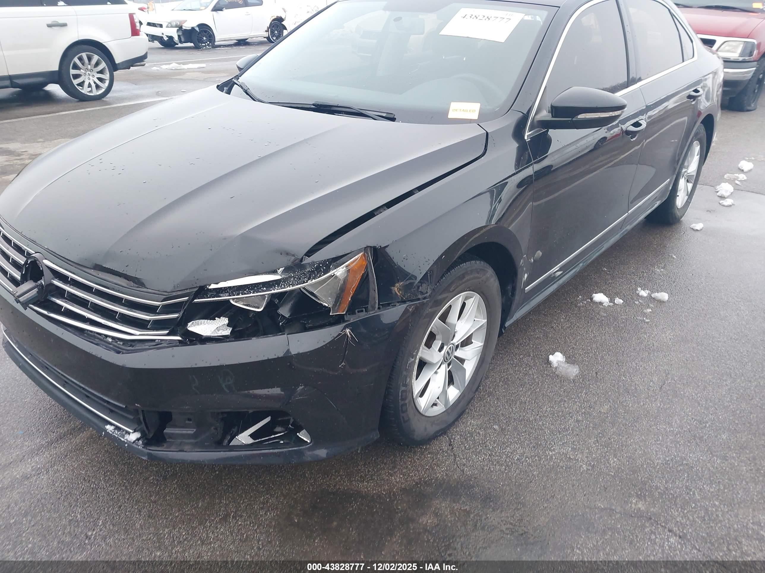 VOLKSWAGEN PASSAT image 6