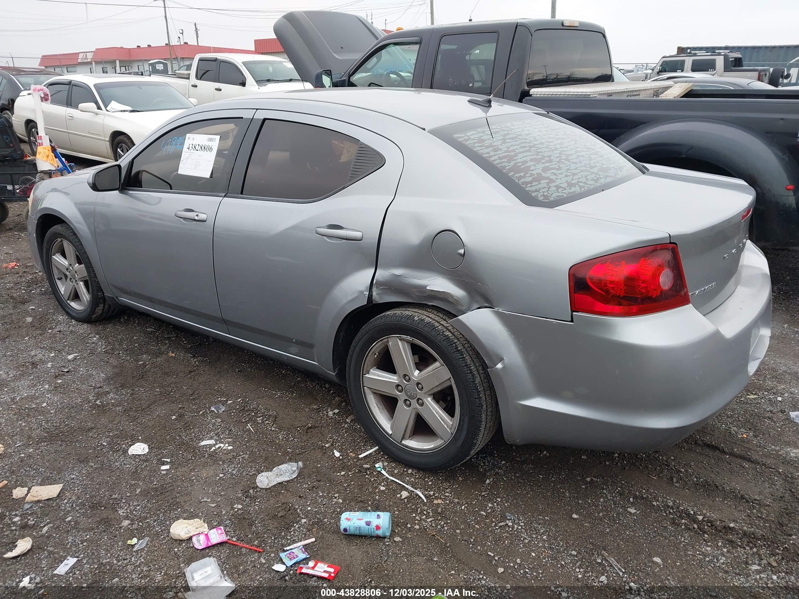 DODGE AVENGER image 3