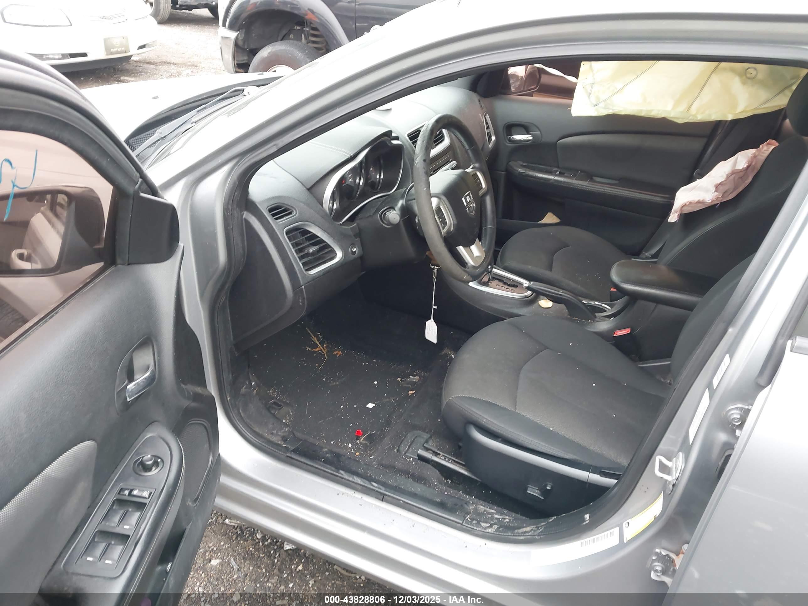 DODGE AVENGER image 5