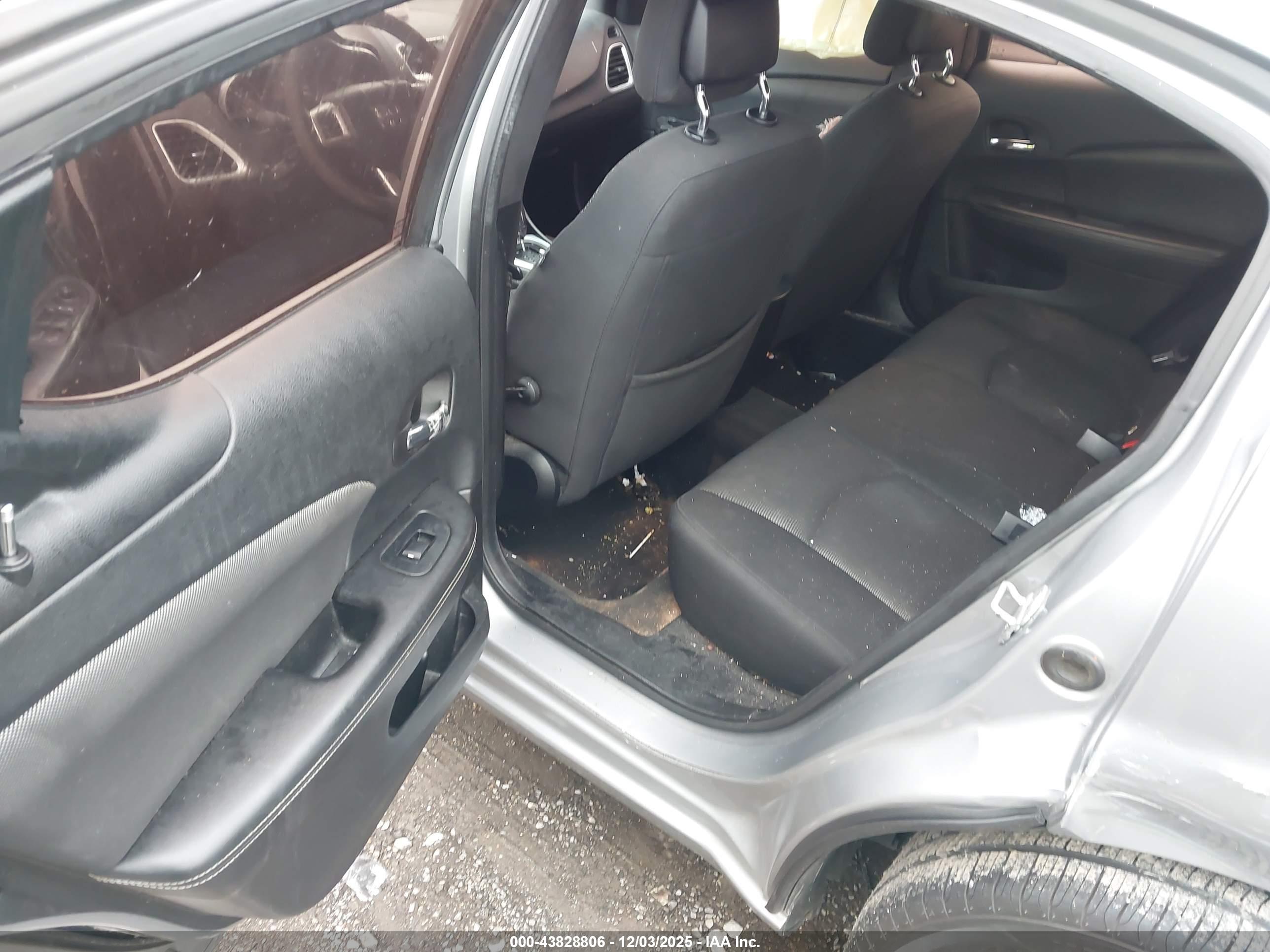 DODGE AVENGER image 8