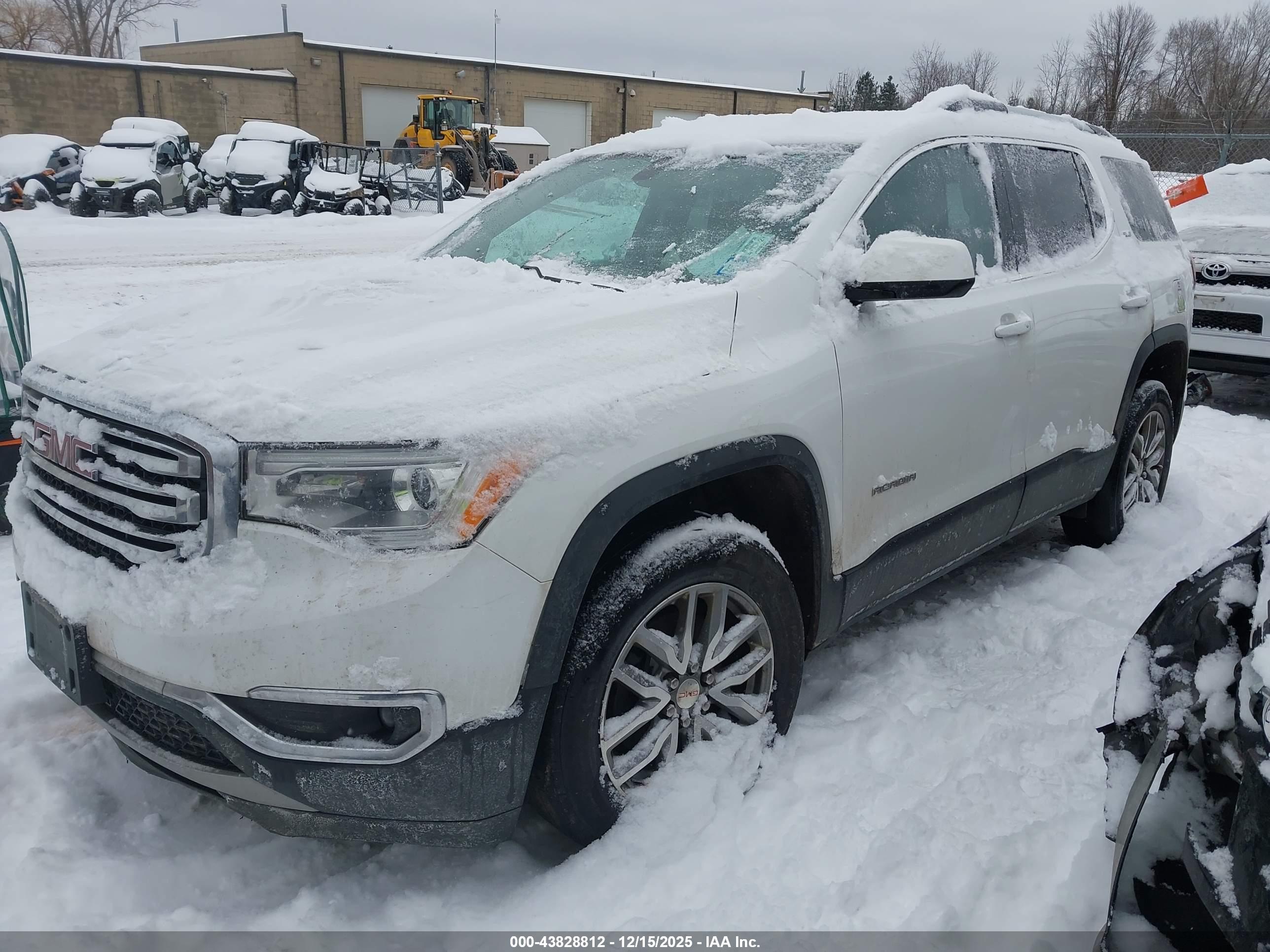 GMC ACADIA image 2