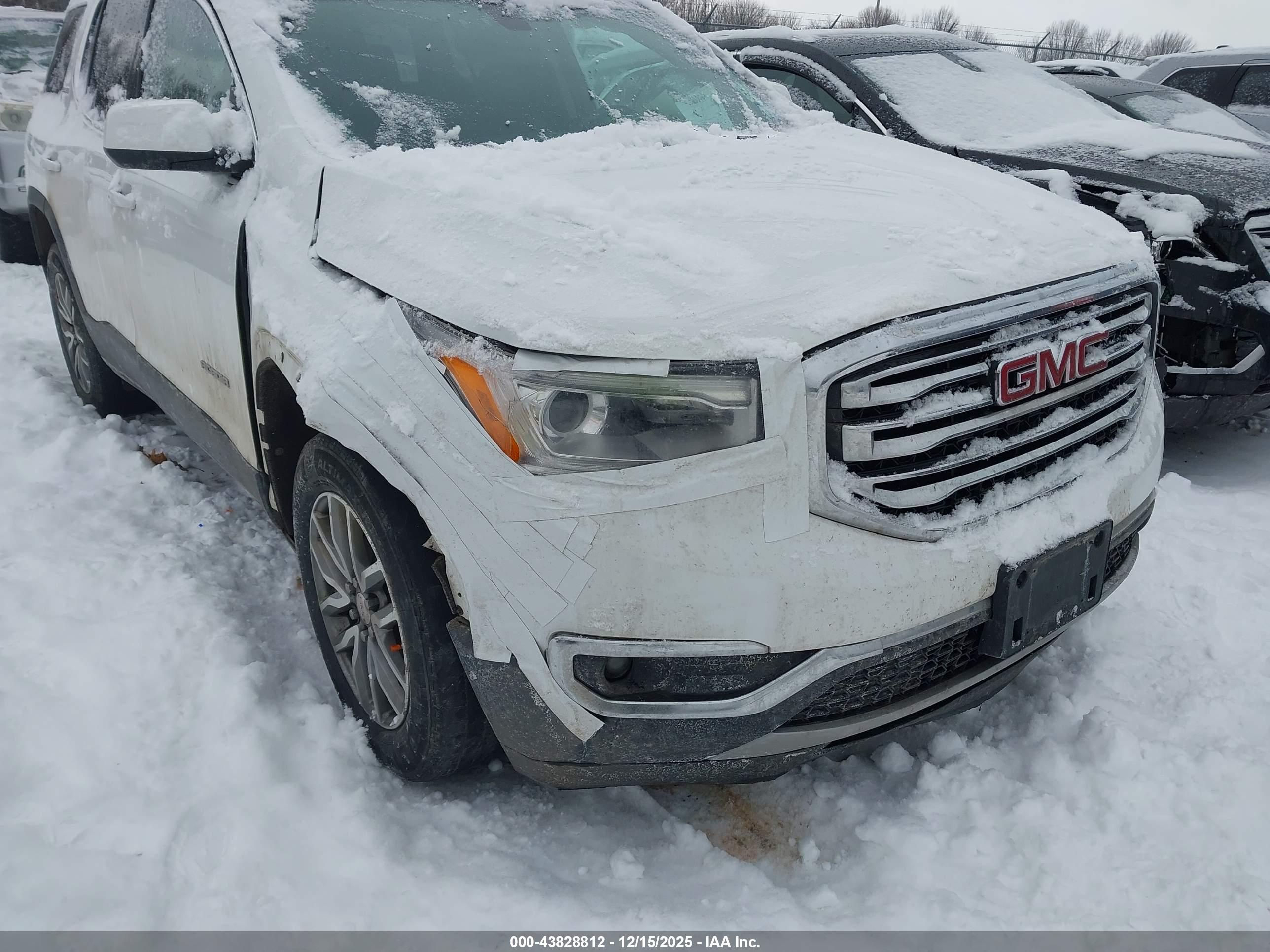 GMC ACADIA image 6