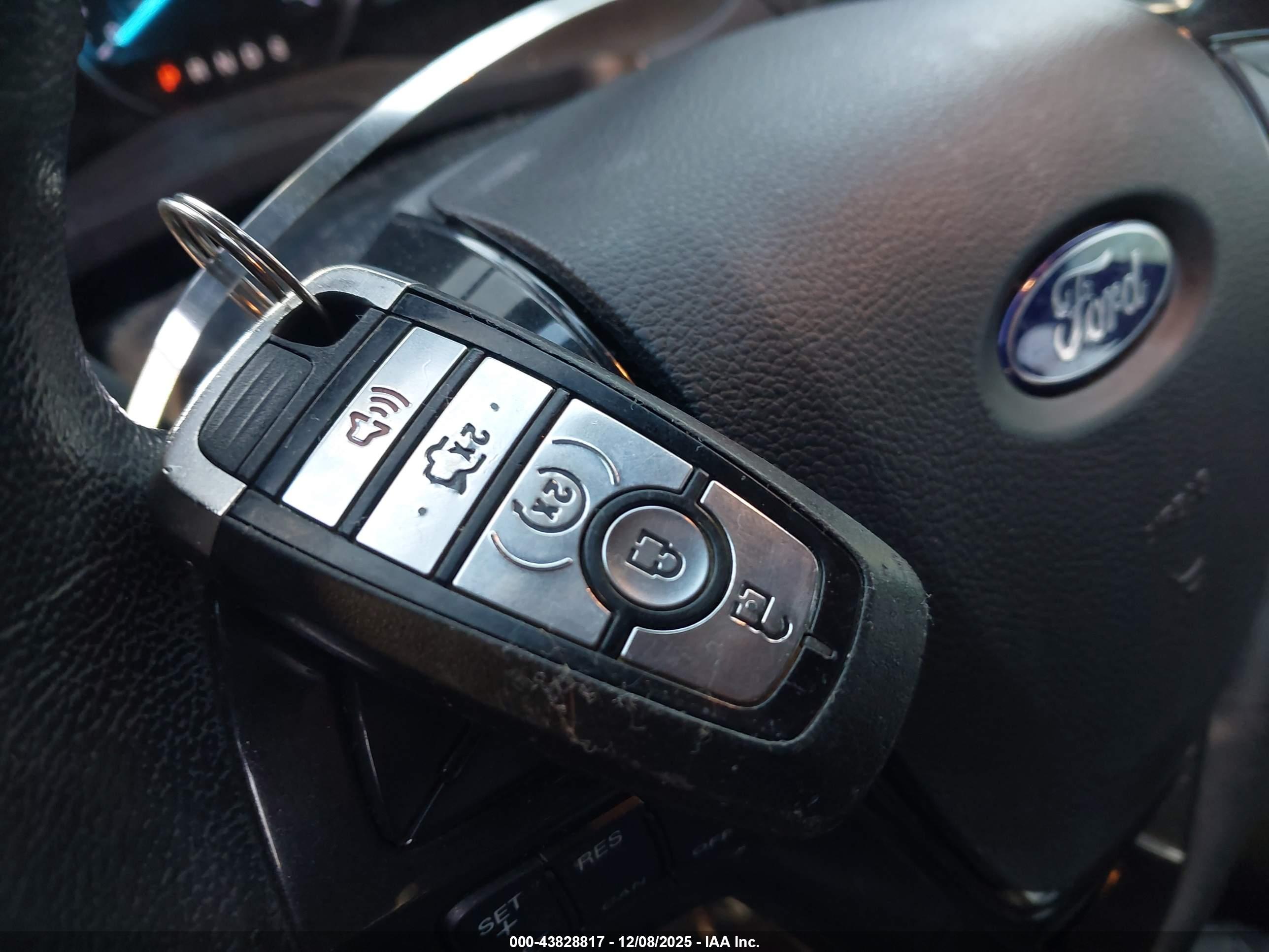 FORD EXPLORER image 11