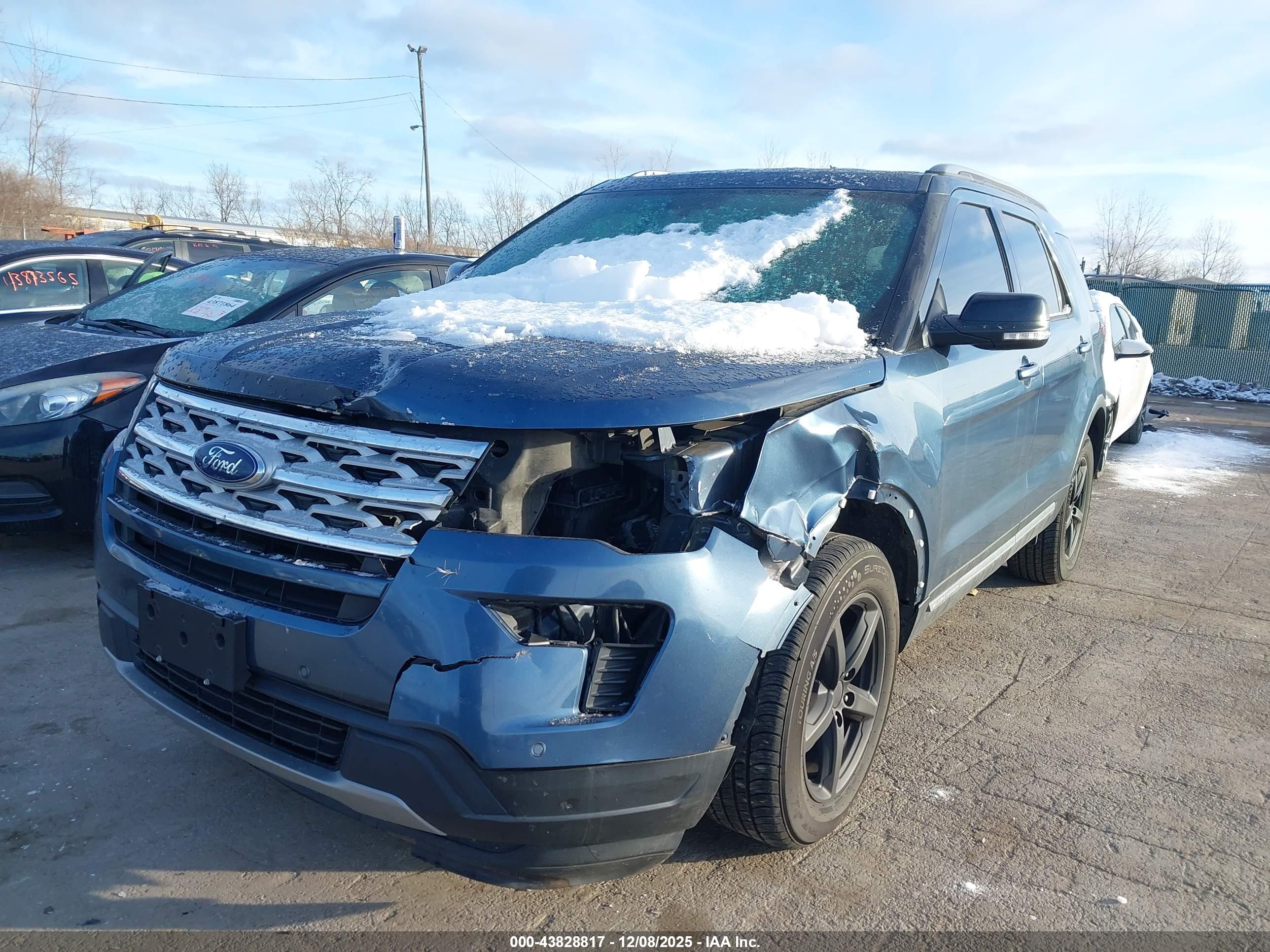 FORD EXPLORER image 2