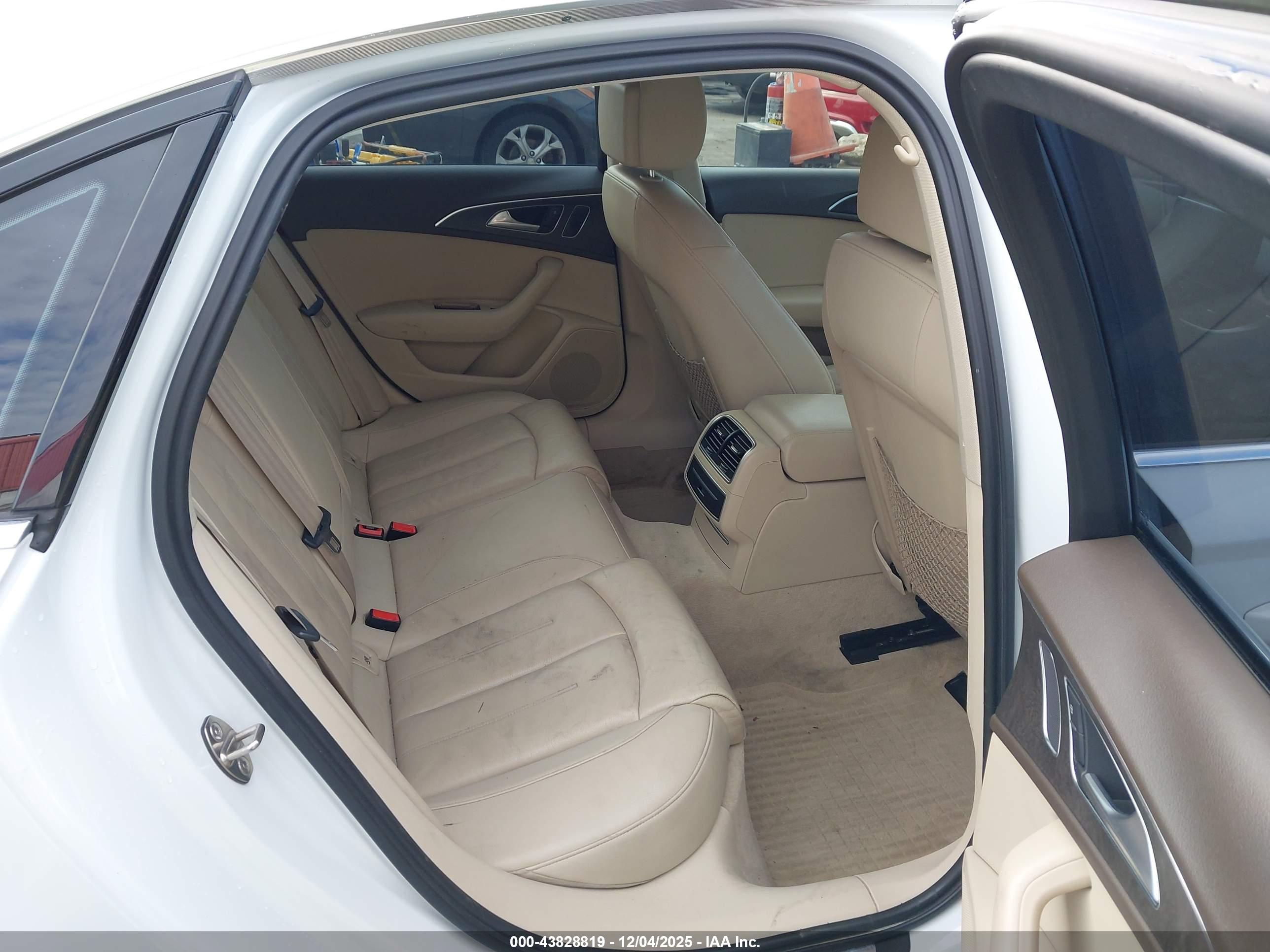 AUDI A6 image 8