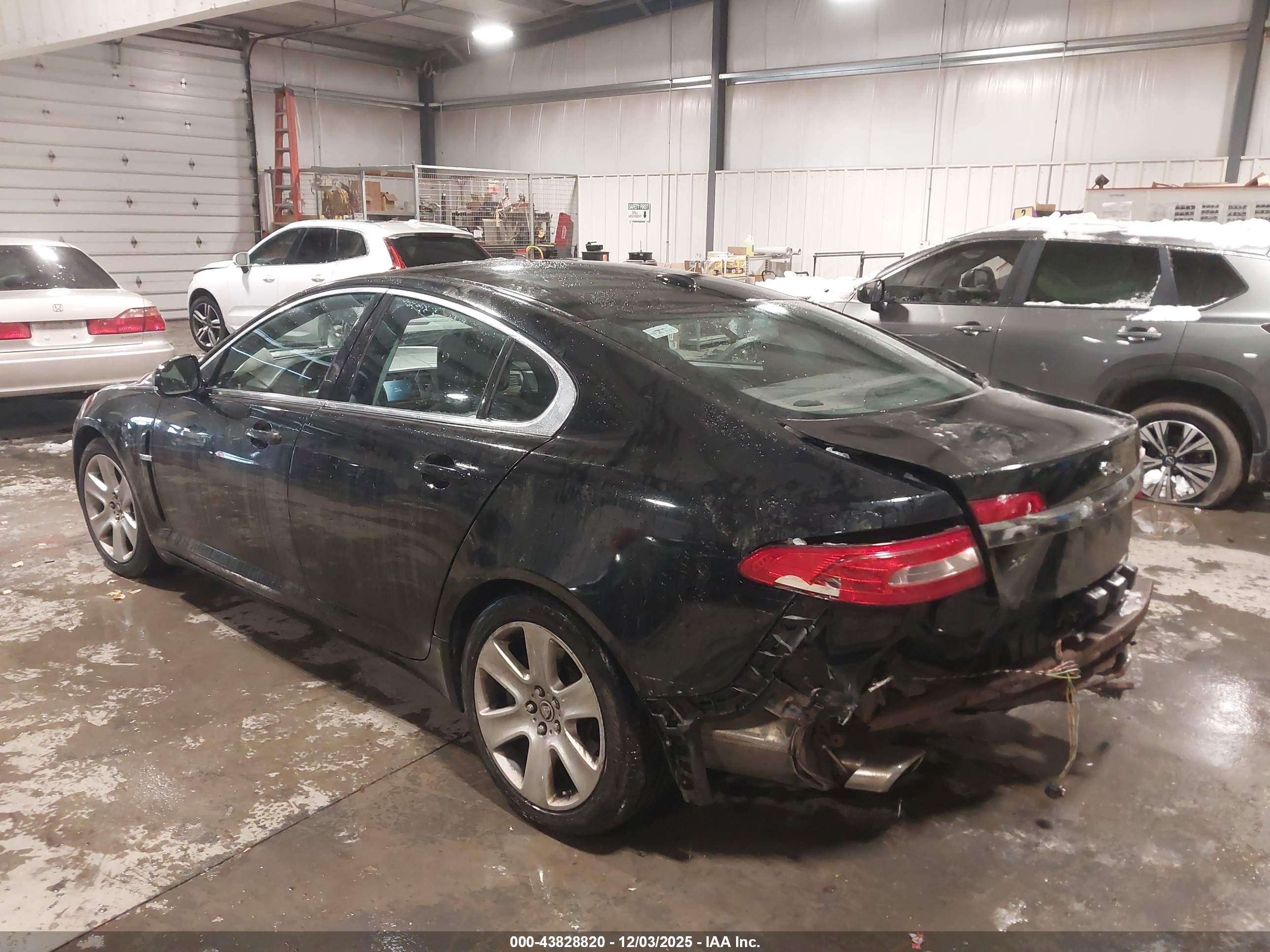 JAGUAR XF image 3