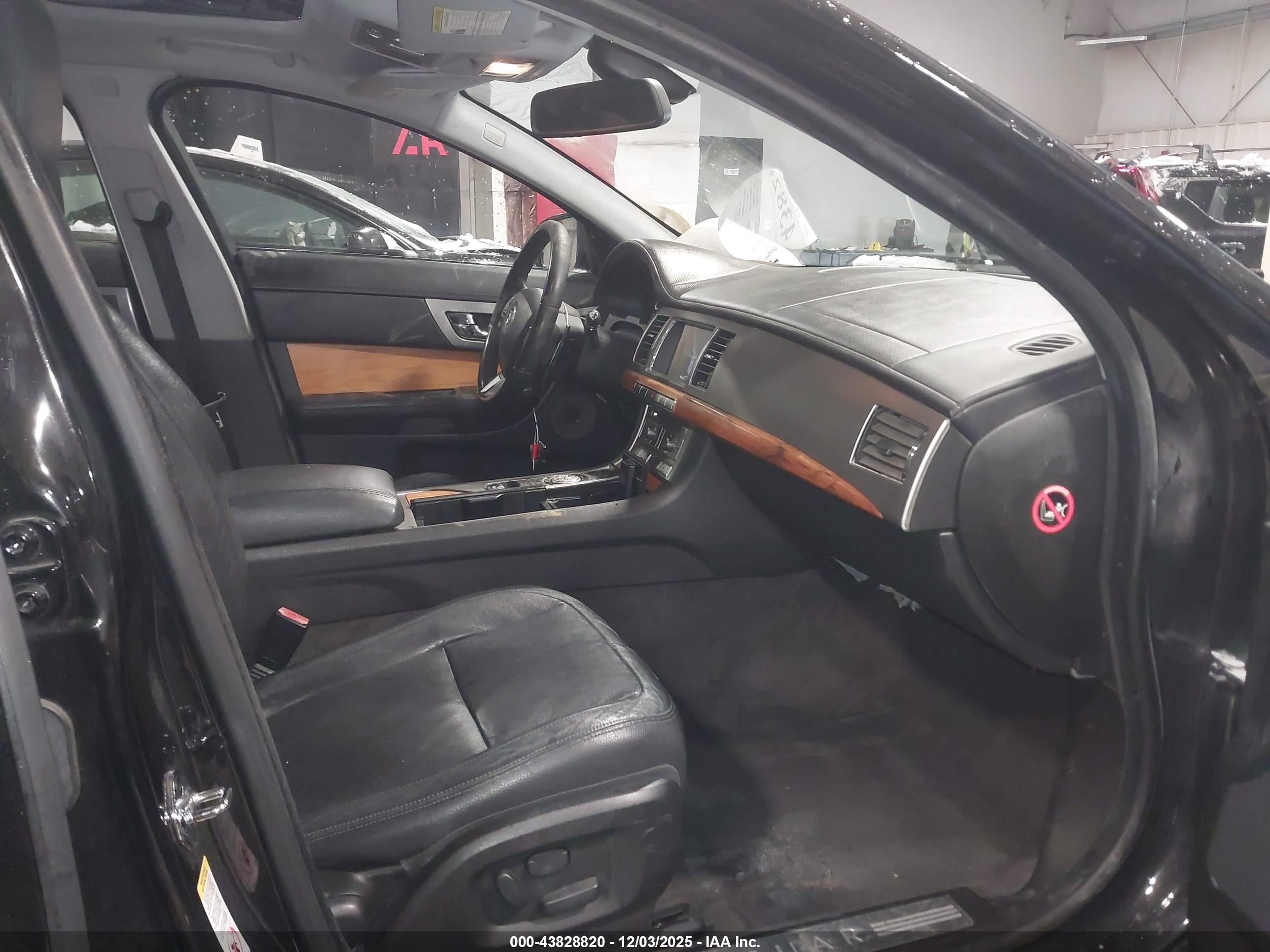 JAGUAR XF image 5